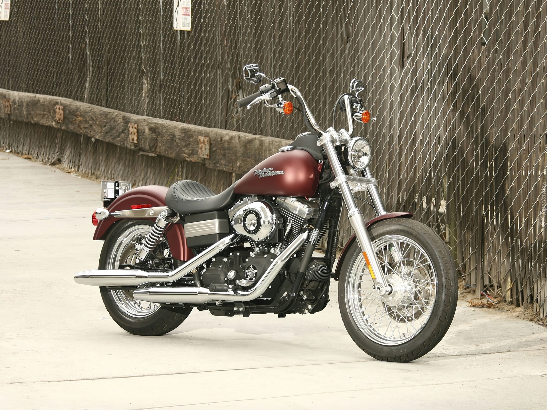 Harley Davidson Dyna Street Bob, Silnik, Szprychy