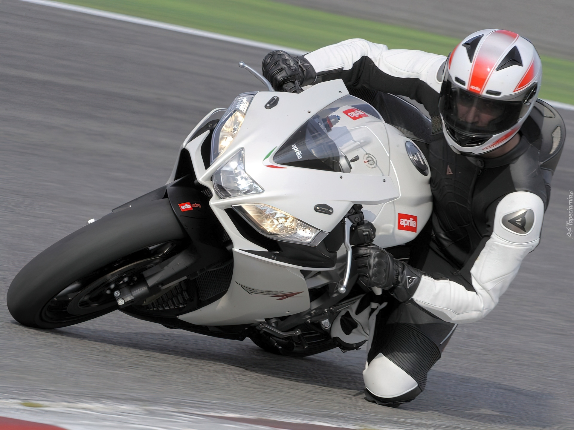 Aprilia RSV4, Kolano, Tor