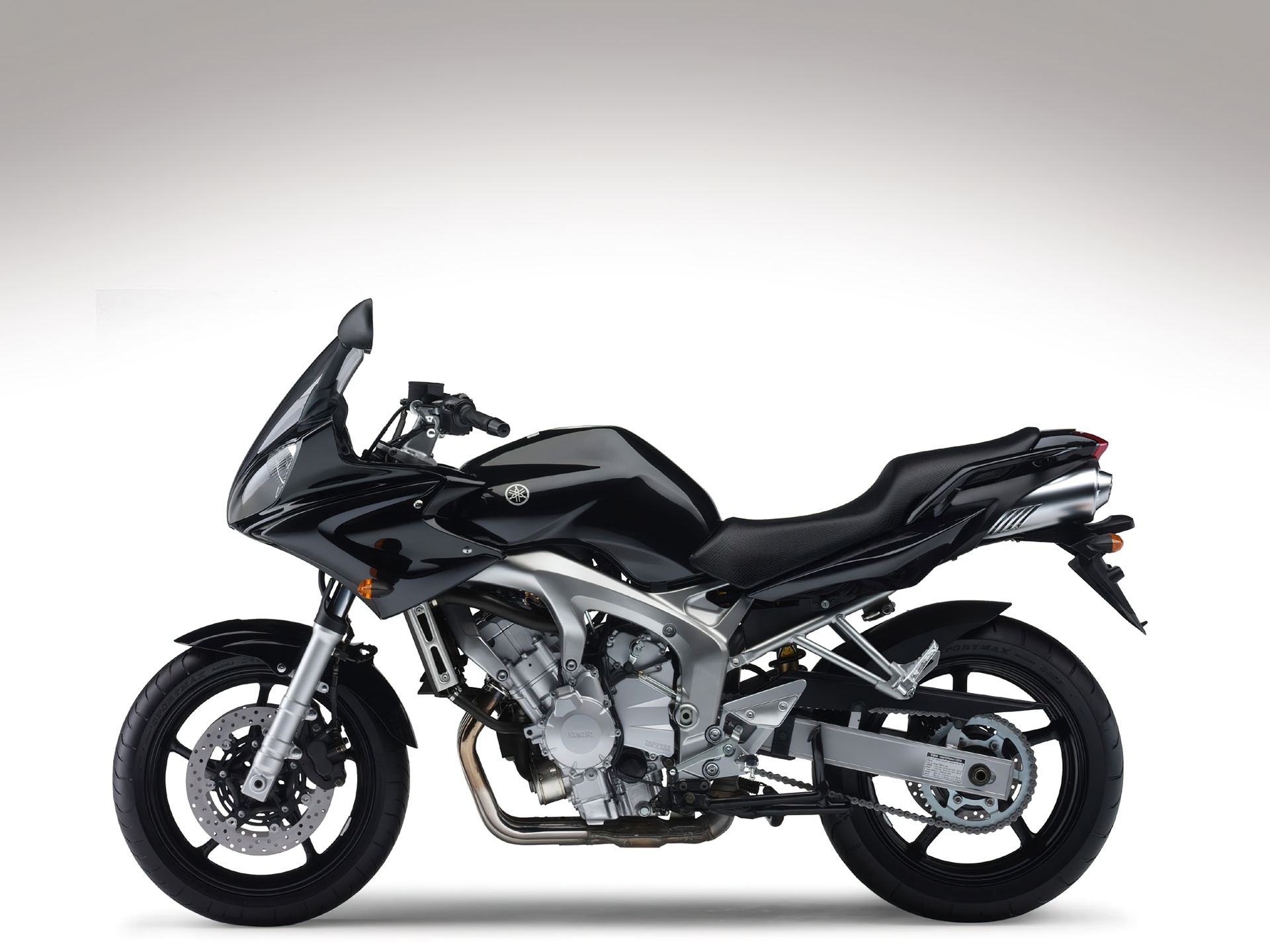 Czarna, Yamaha FZ6 Fazer, Wersja, Zabudowana Motor Yamaha