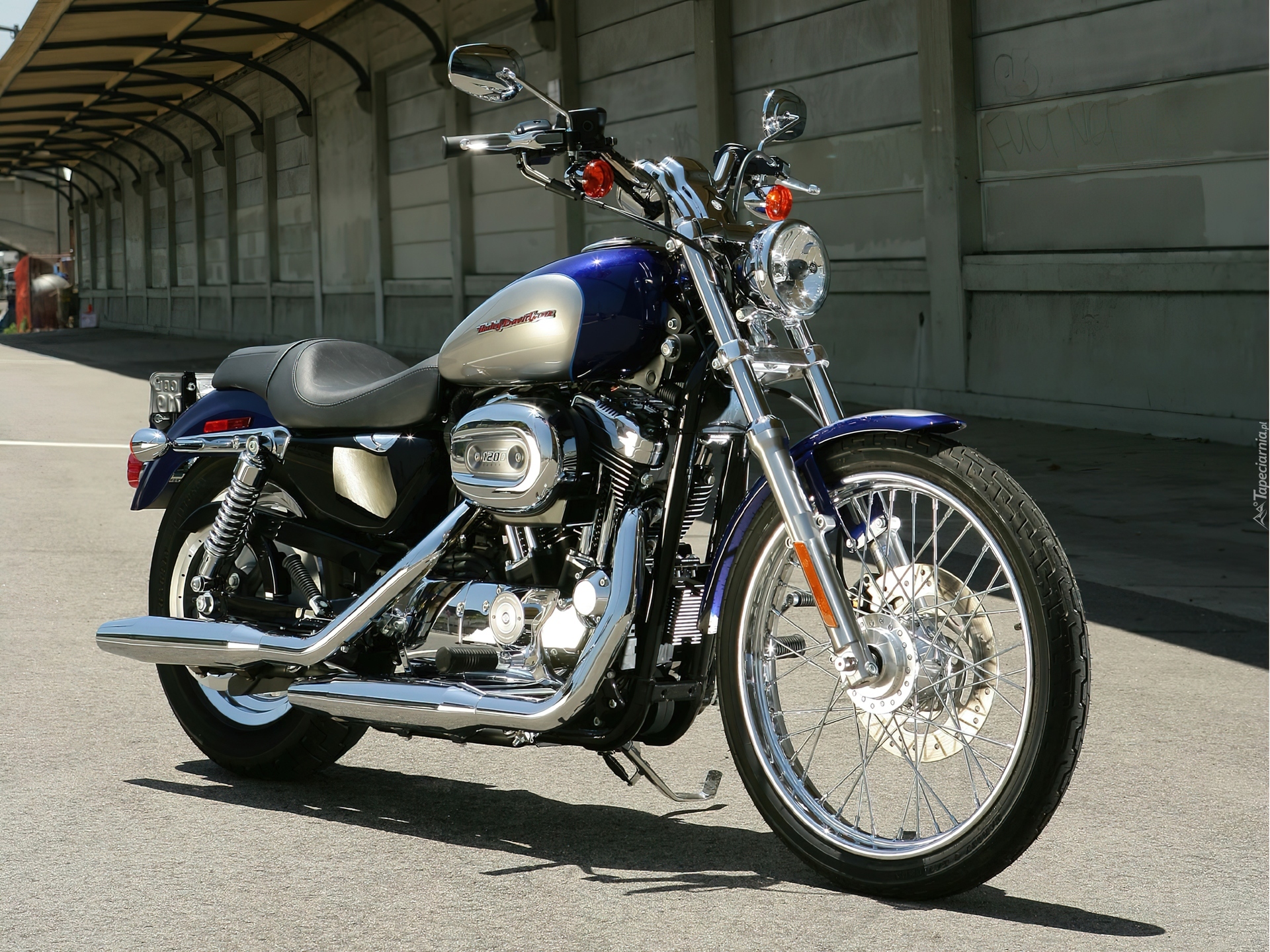 Harley Davidson XL1200C, Lusterka, Odblaski