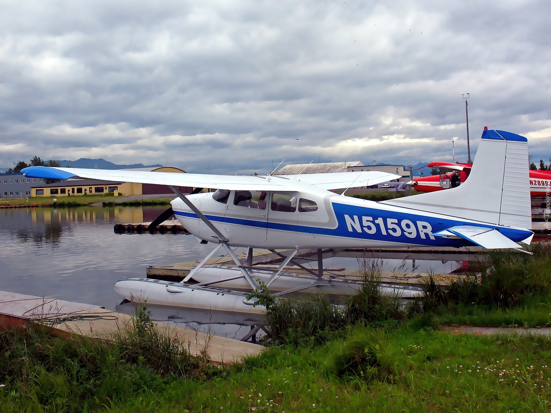 Cessna A185F, Parking, Przystań, Wodna