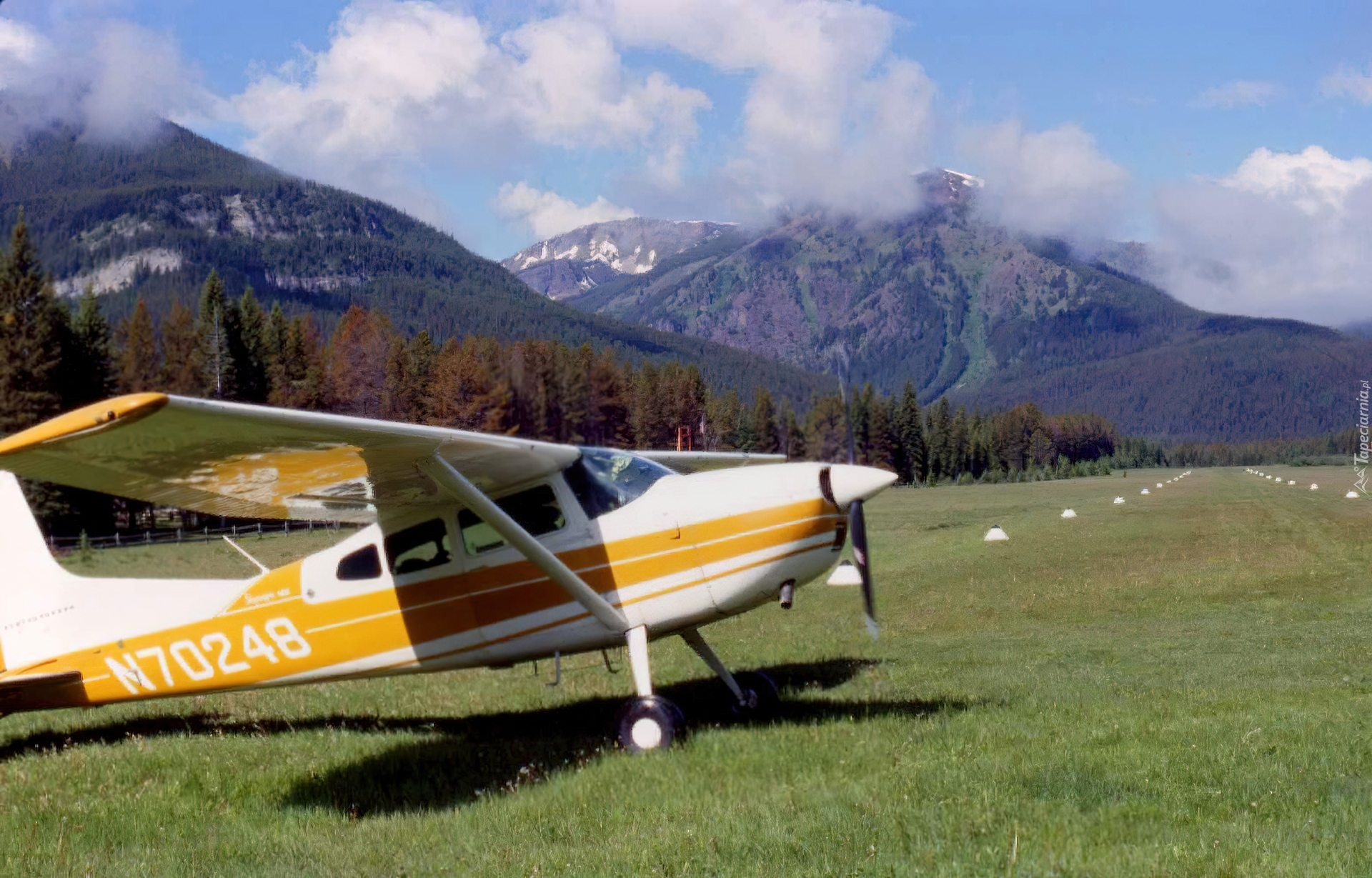 Cessna 185, Trawiaste, Lotnisko, Góry