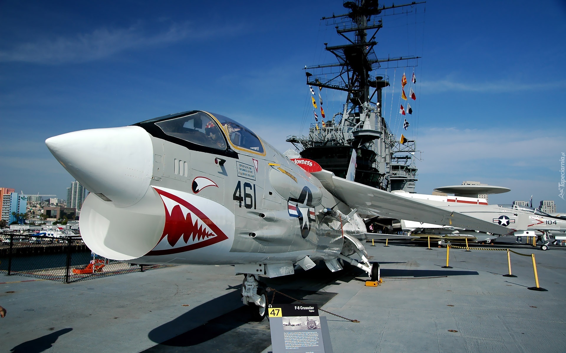 Lotniskowiec, USS Midway, Vought F-8 Crusader