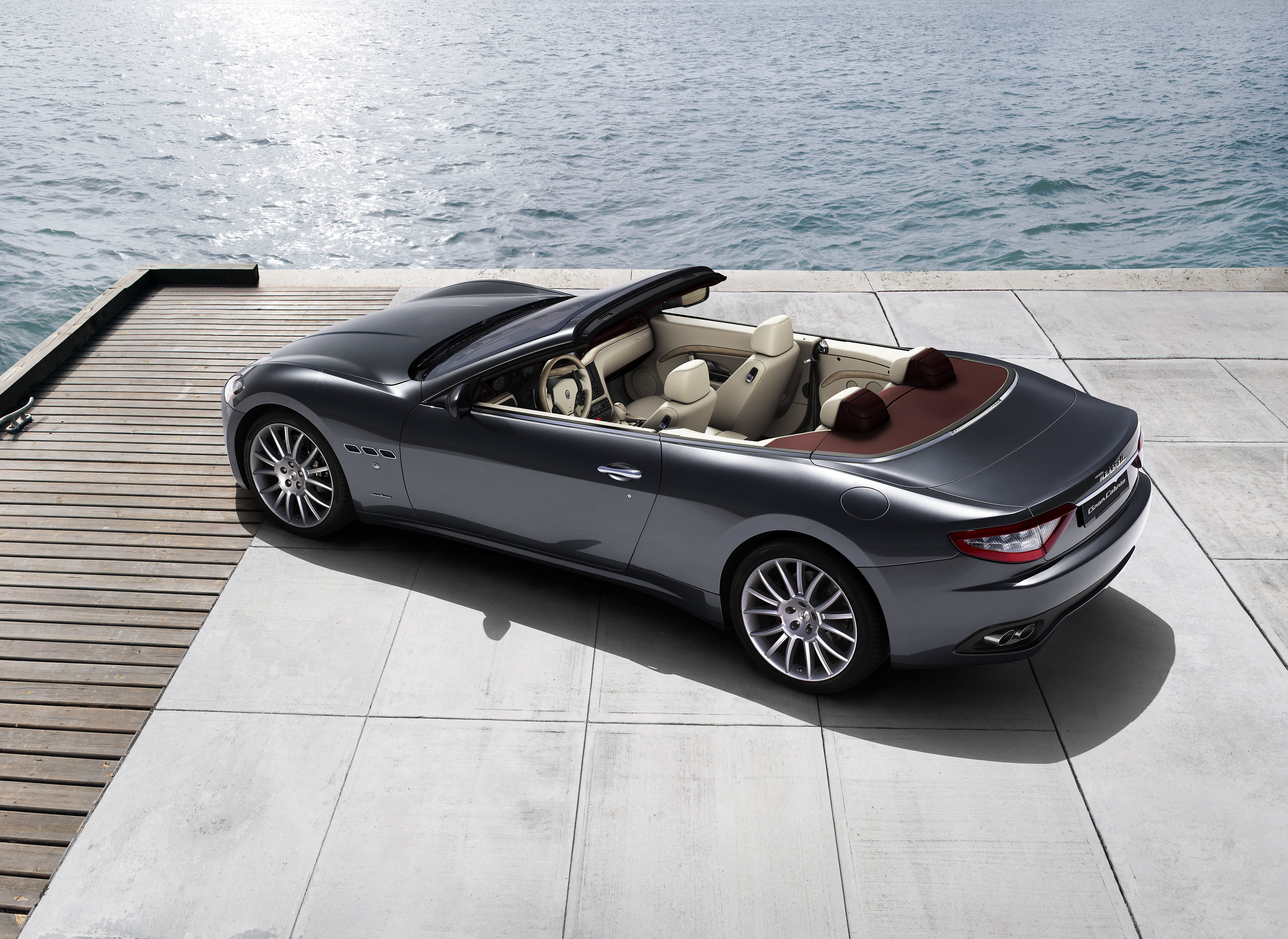 Maserati Gran Cabrio, Morze