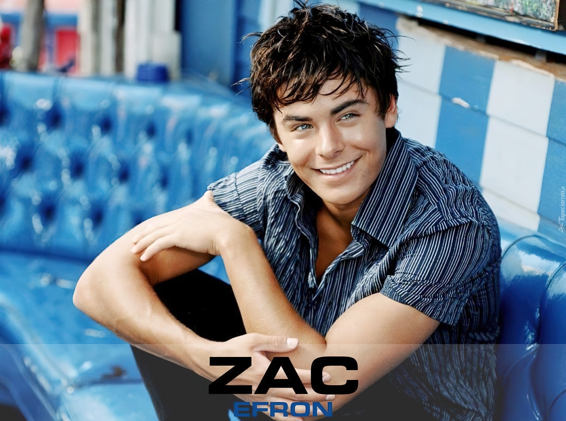 Zac Efron, Niebieska, Kanapa