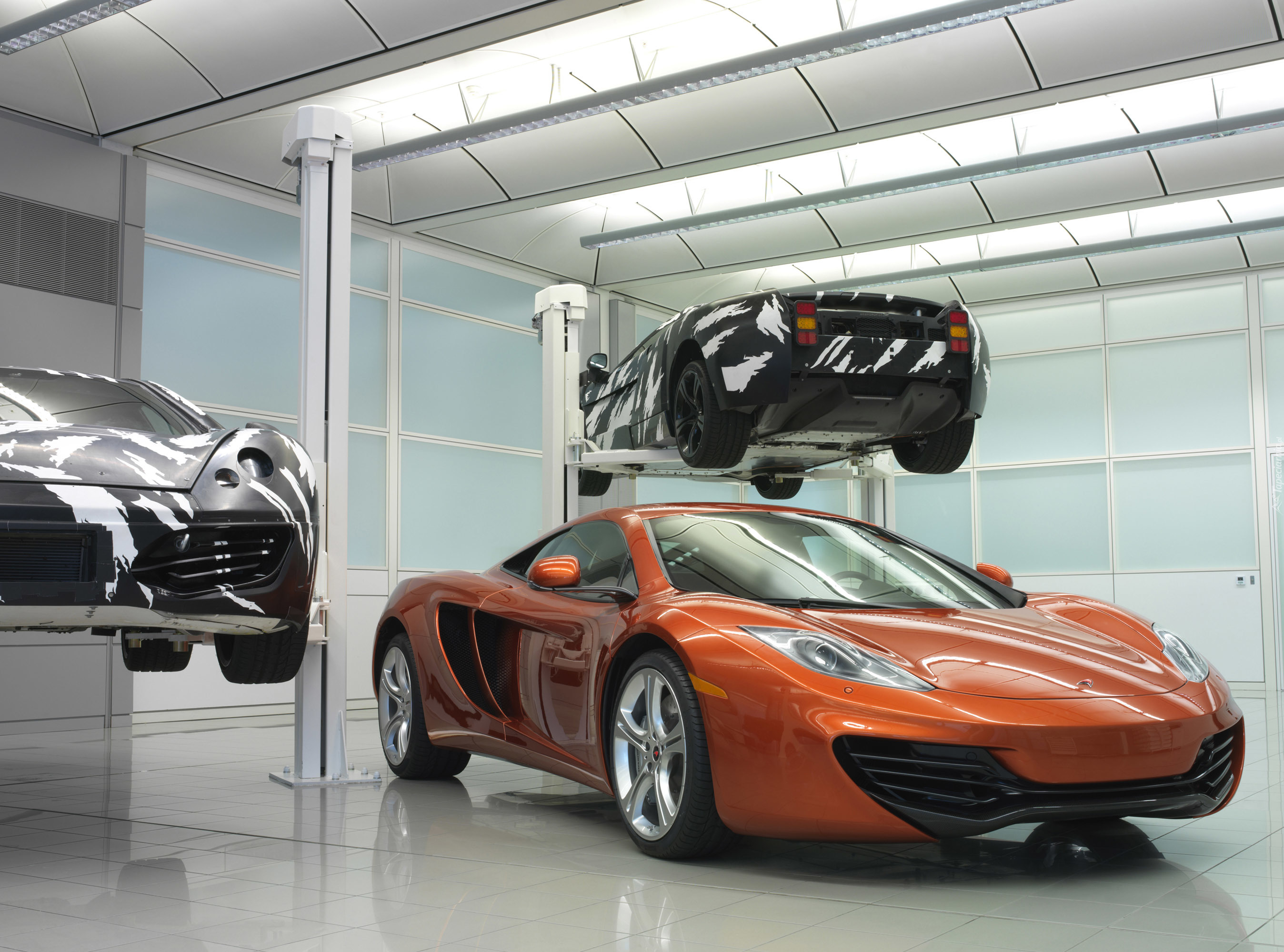 Dealer,  McLaren MP4-12C