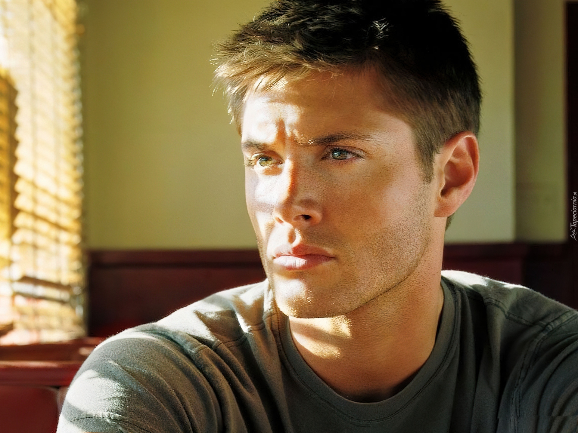 Przystojny, Jensen Ackles