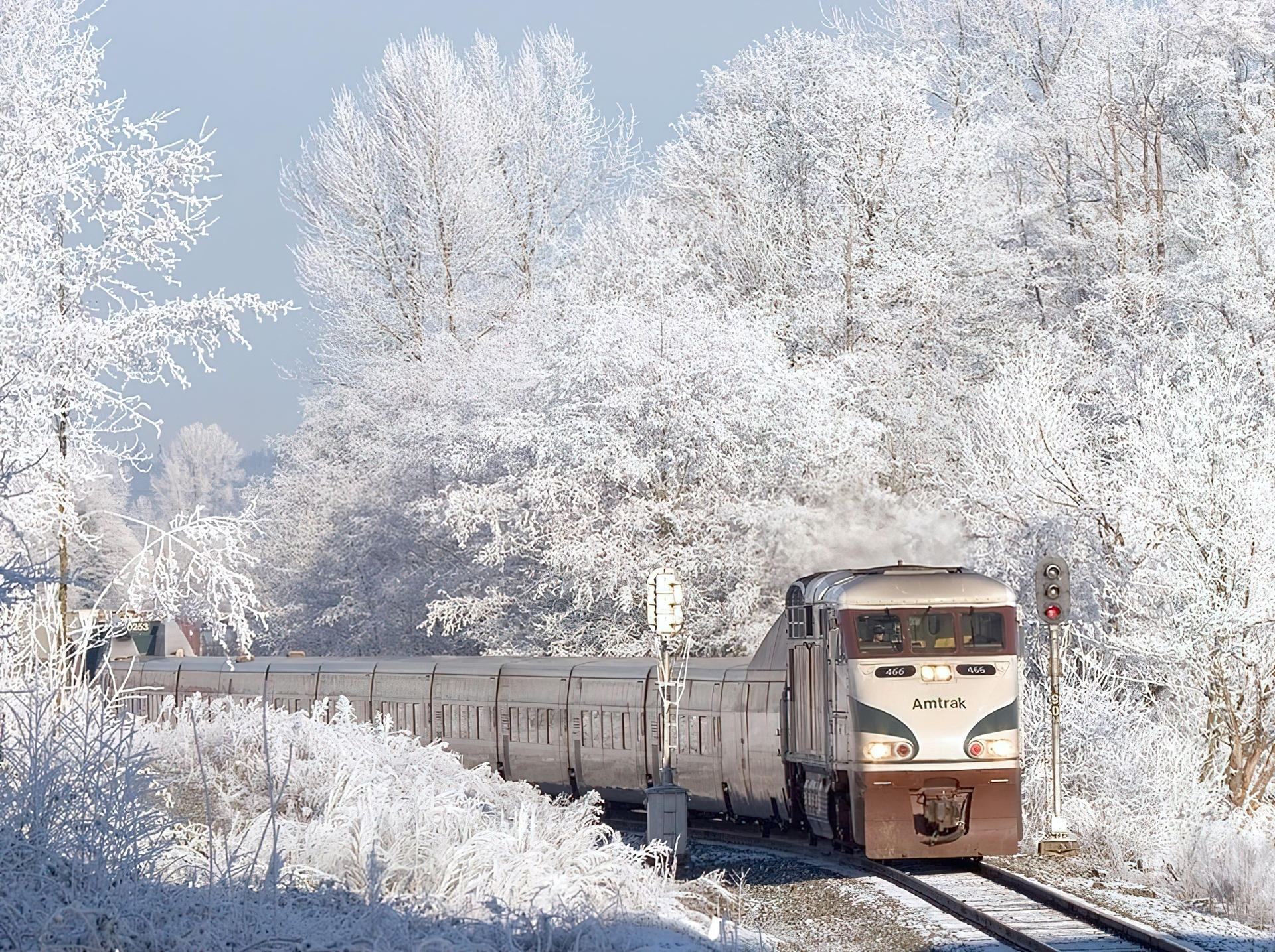 Картинка счастливой дороги на поезде. Поезд зимой. Поезд в снегу. Поезд. Счастливого пути поезд зима.