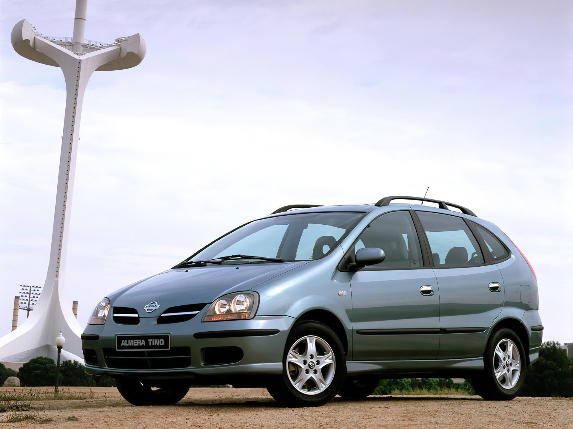 Nissan Almera Tino