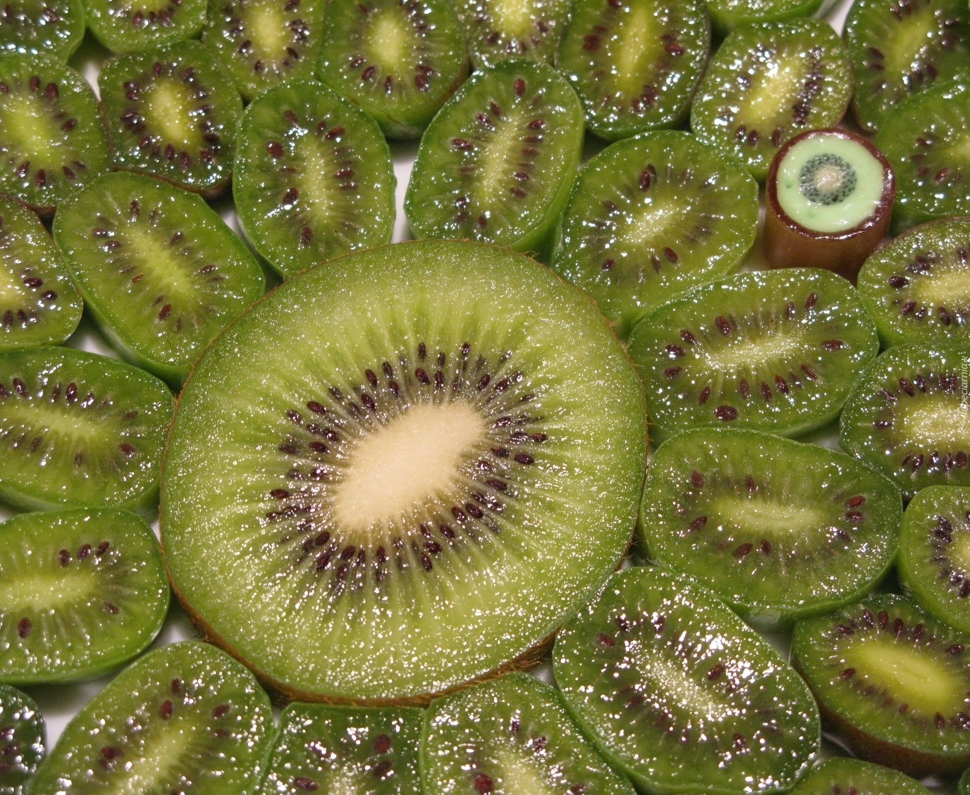 Połówki, Soczystych, Kiwi