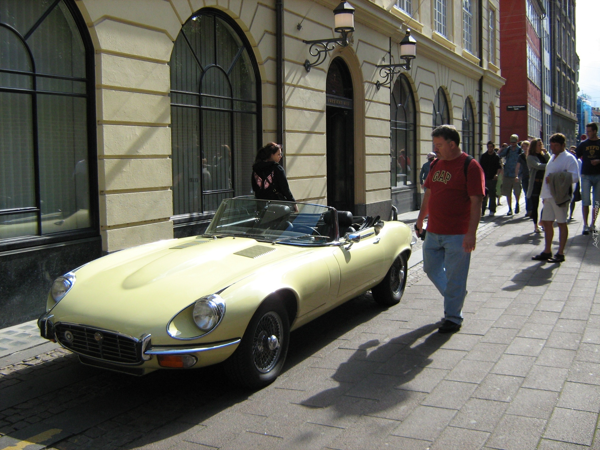 Zabytkowy Jaguar E-Type