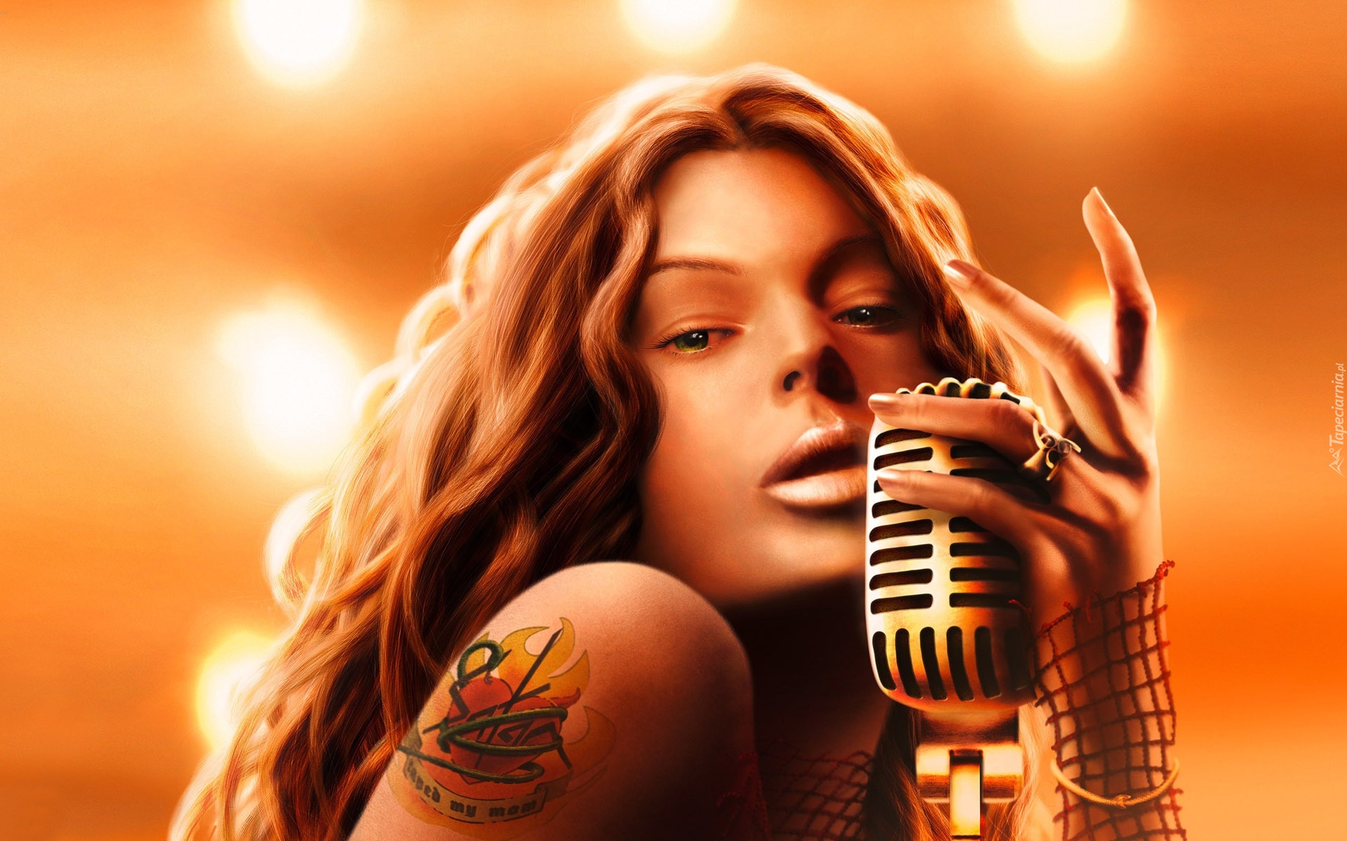 Śpiewająca, Kobieta, Mikrofon, Tatuaż