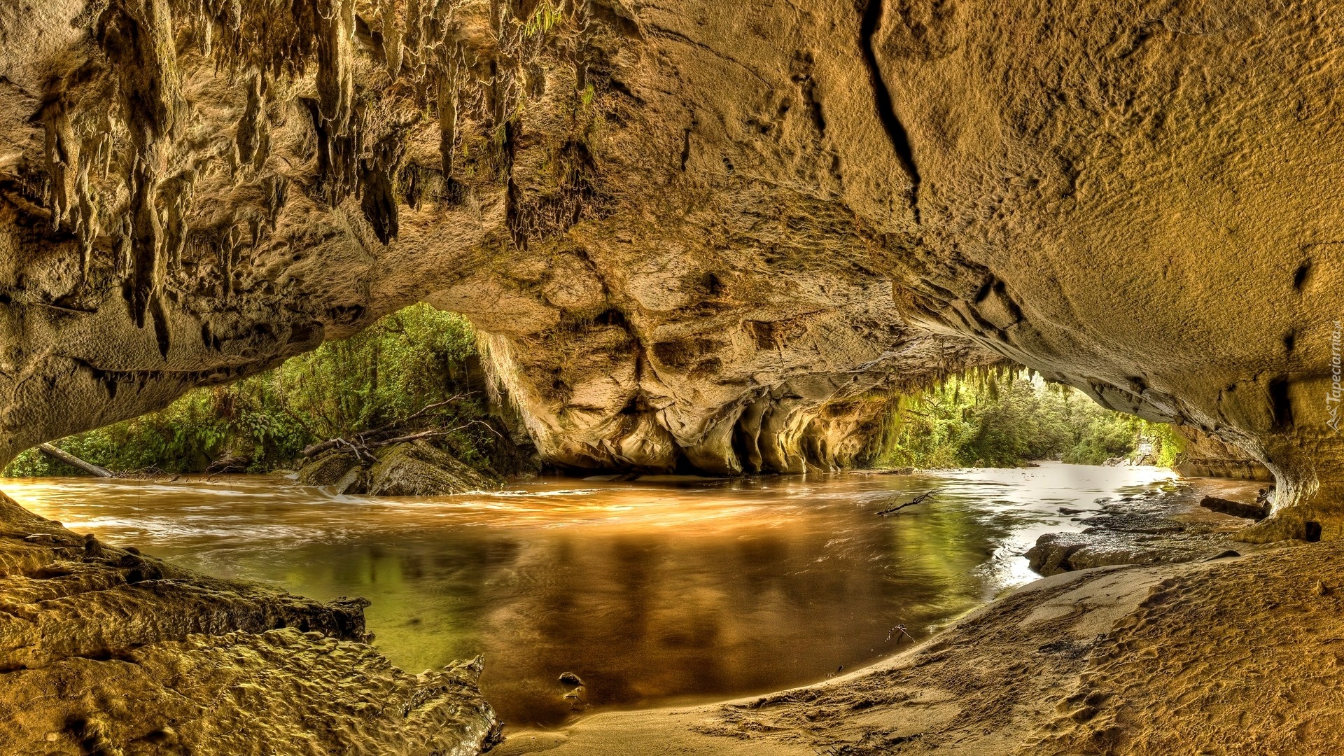 Jaskinia, Rzeka