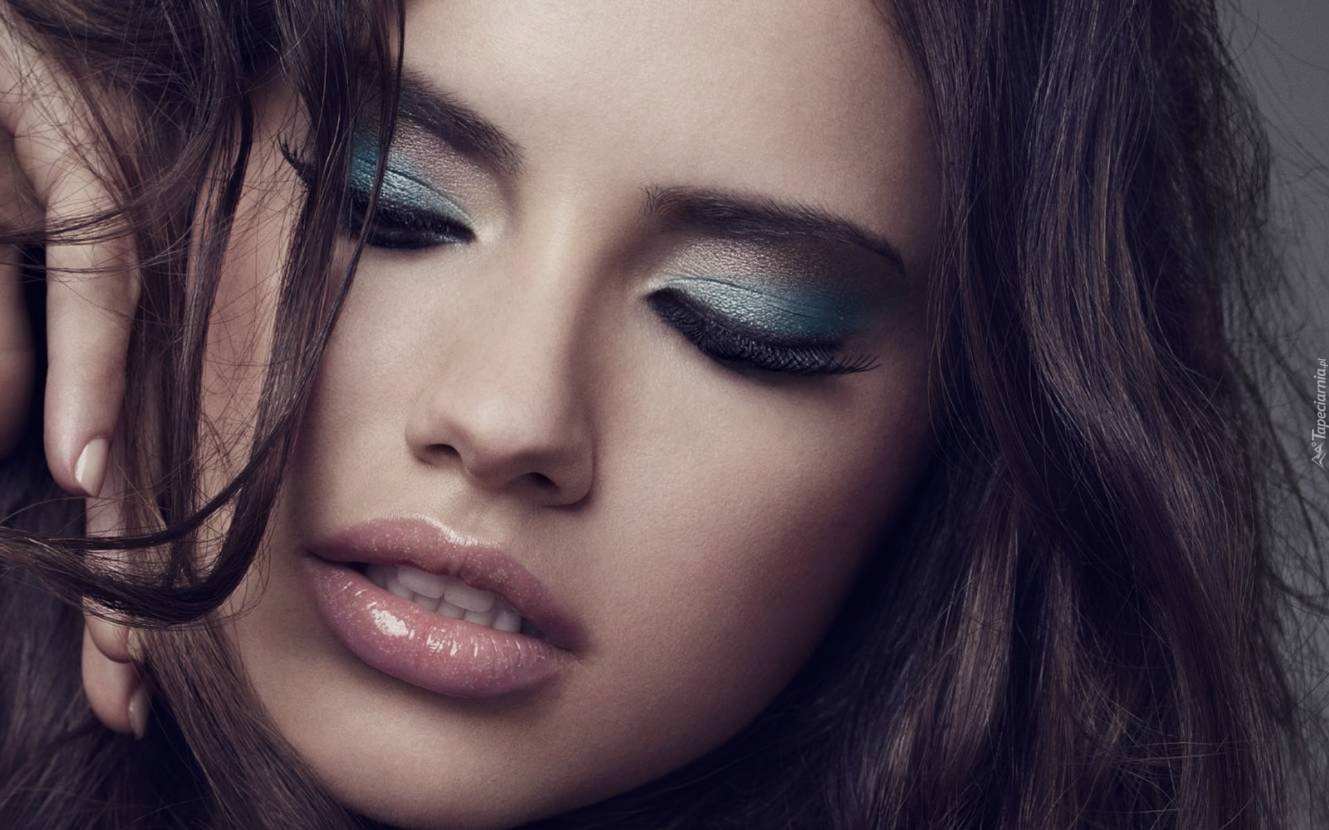Adriana Lima, Twarz