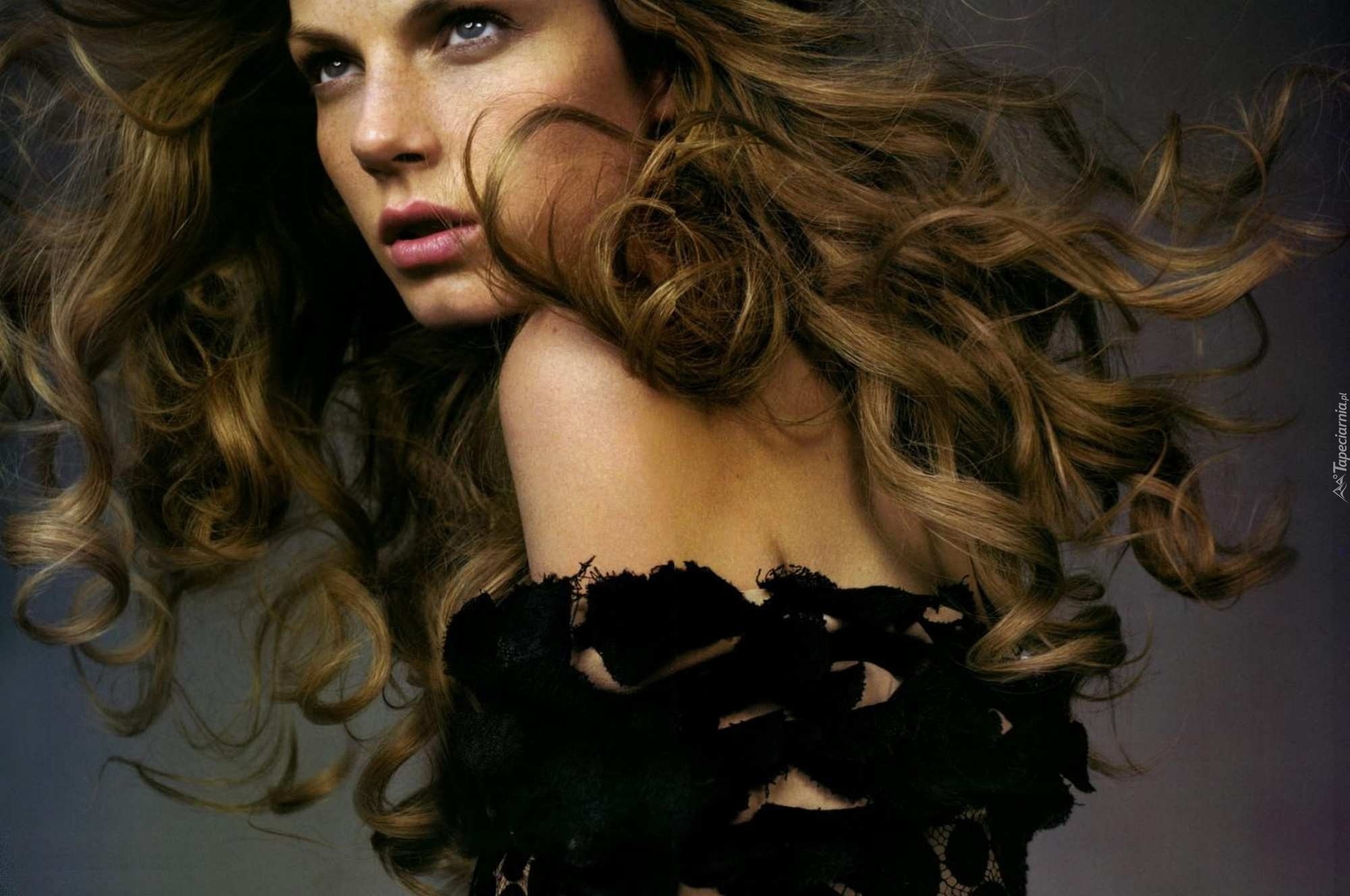 Angela Lindvall