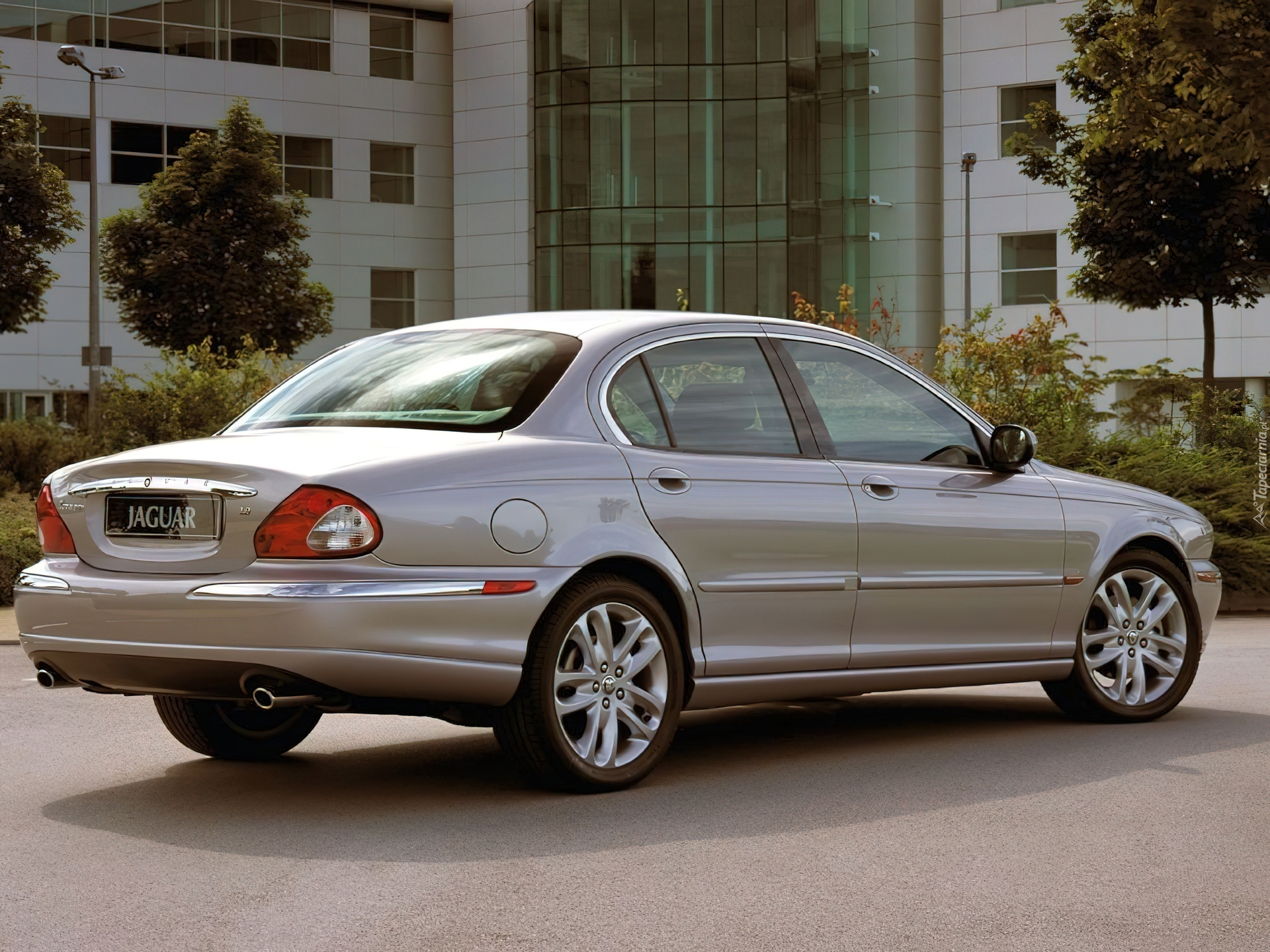 Jaguar X-Type, Tył