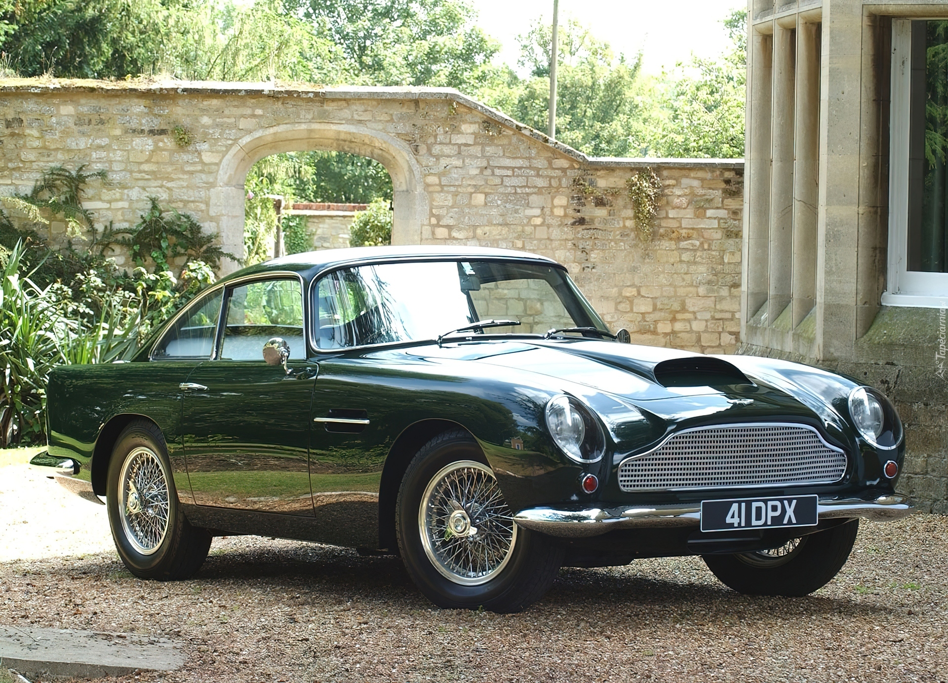 Aston Martin DB4 GT