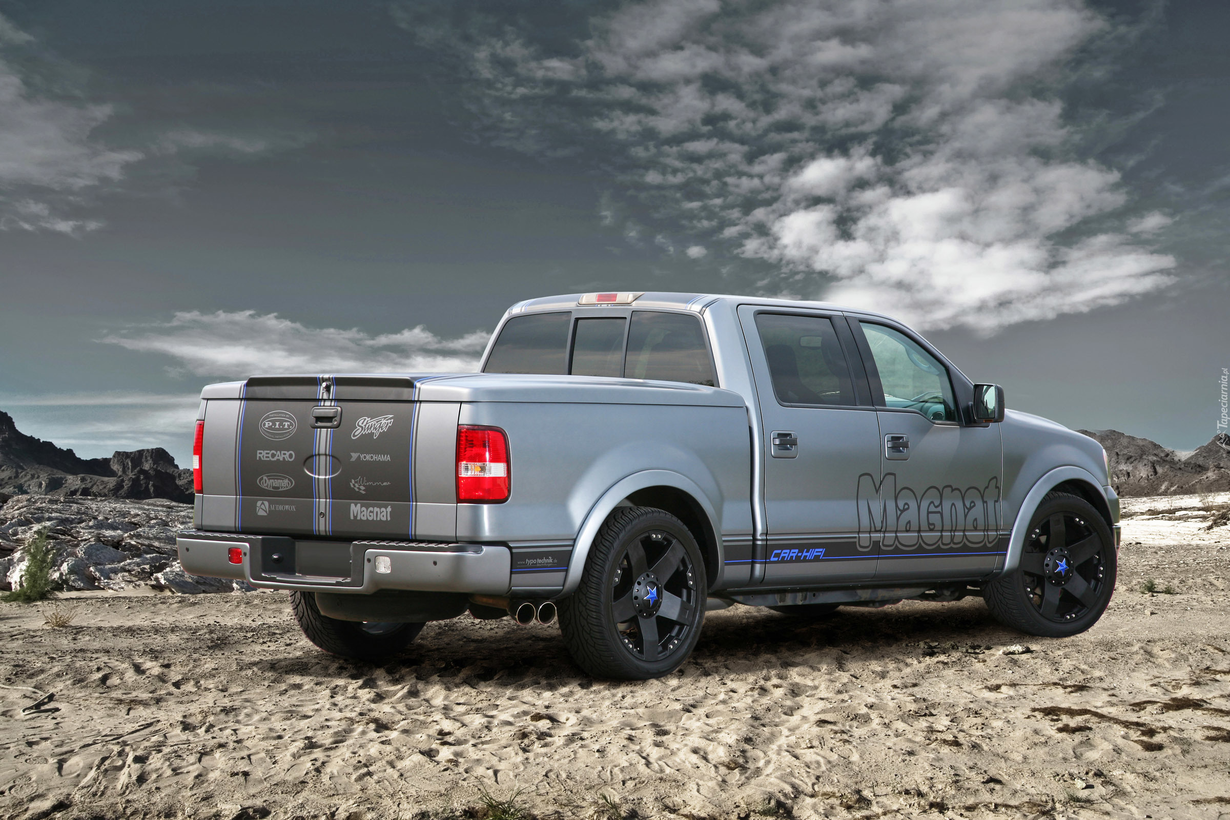 Srebrny, Ford F 150