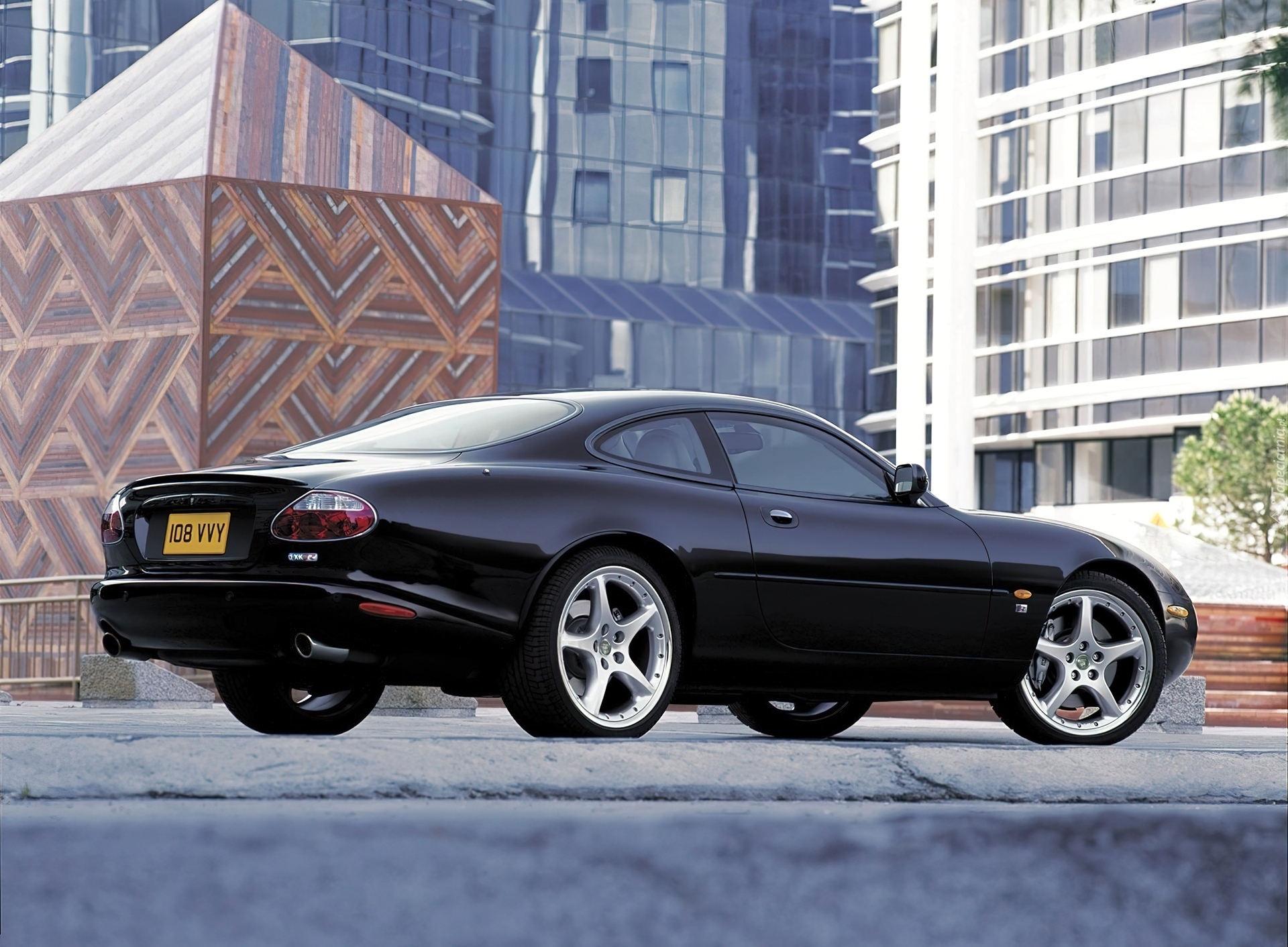 Jaguar XKR, Coupe