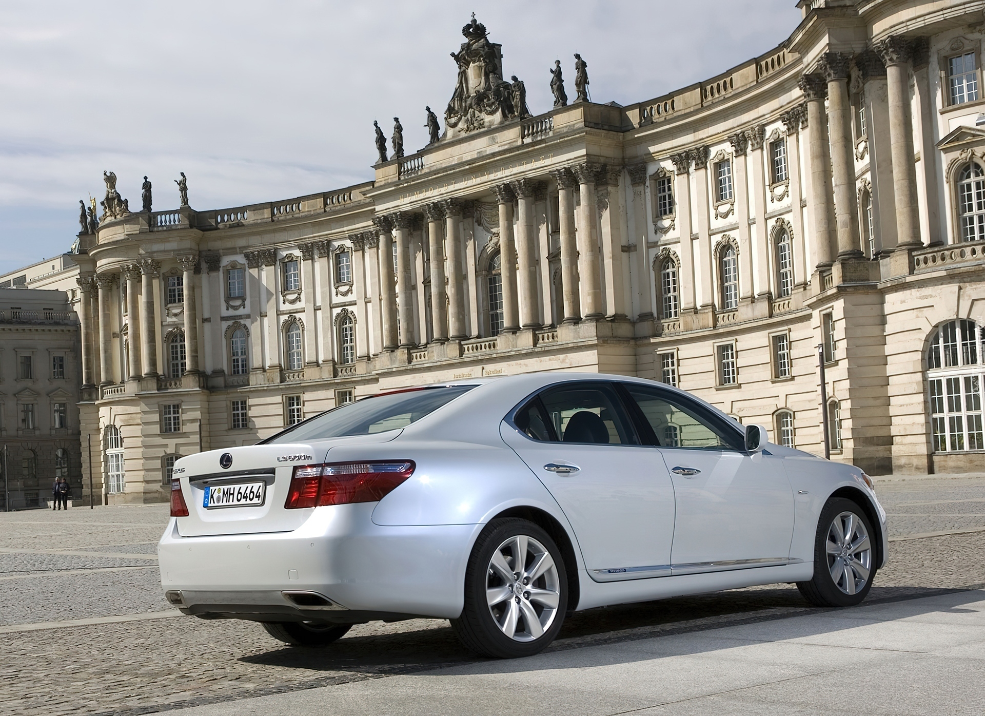 Lexus LS 600H