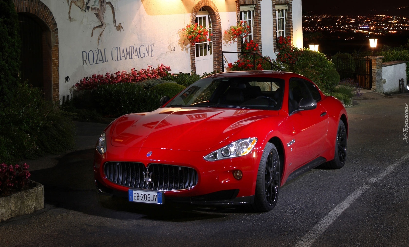Maserati Gran Turismo, Wielka, Atrapa
