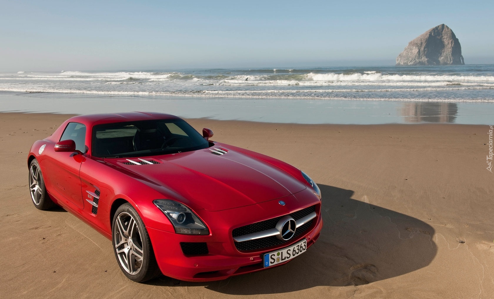 Czerwony, Mercedes SLS, Plaża