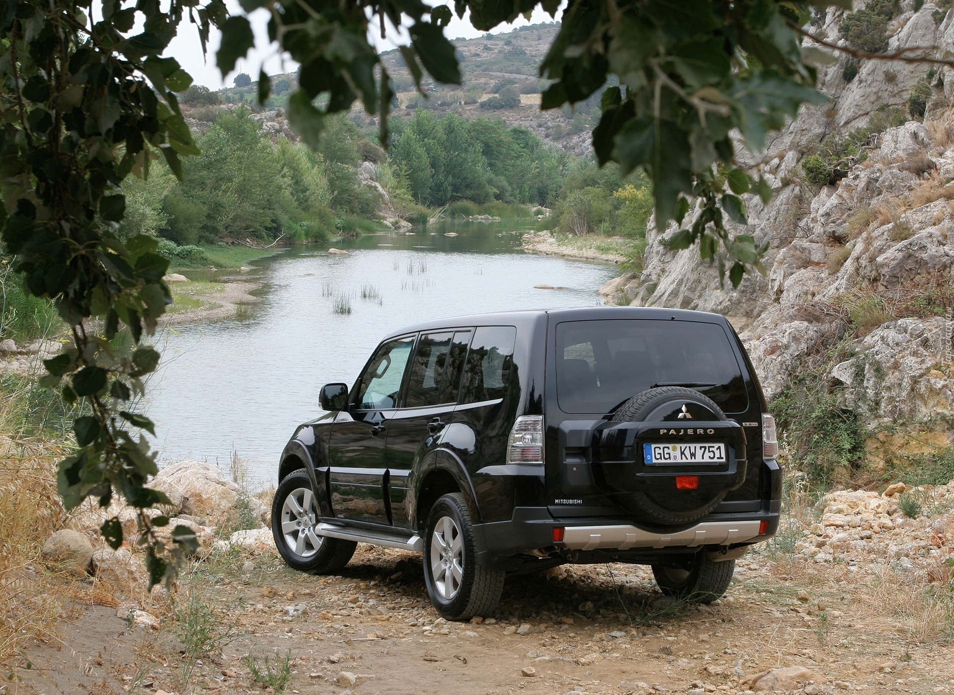 Czarny, Mitsubishi Pajero