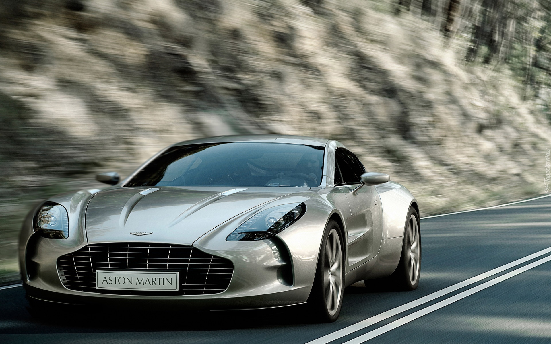 Srebrny, Aston Martin One-77, Ulica