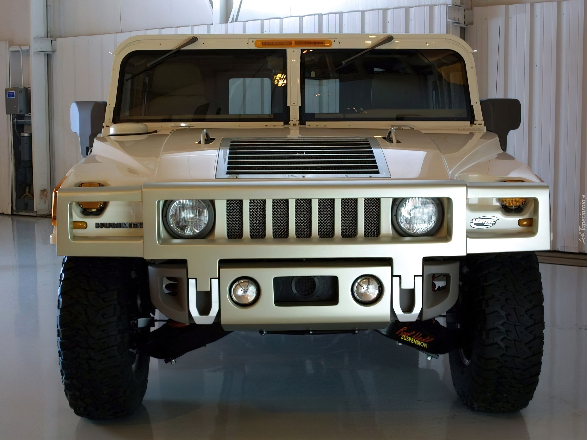 Srebrny, Hummer H1