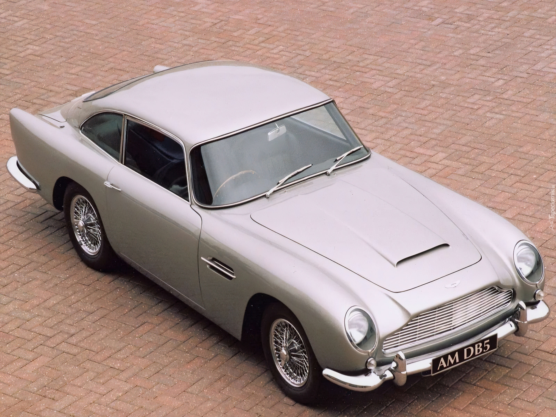 Aston Martin DB5, Maska