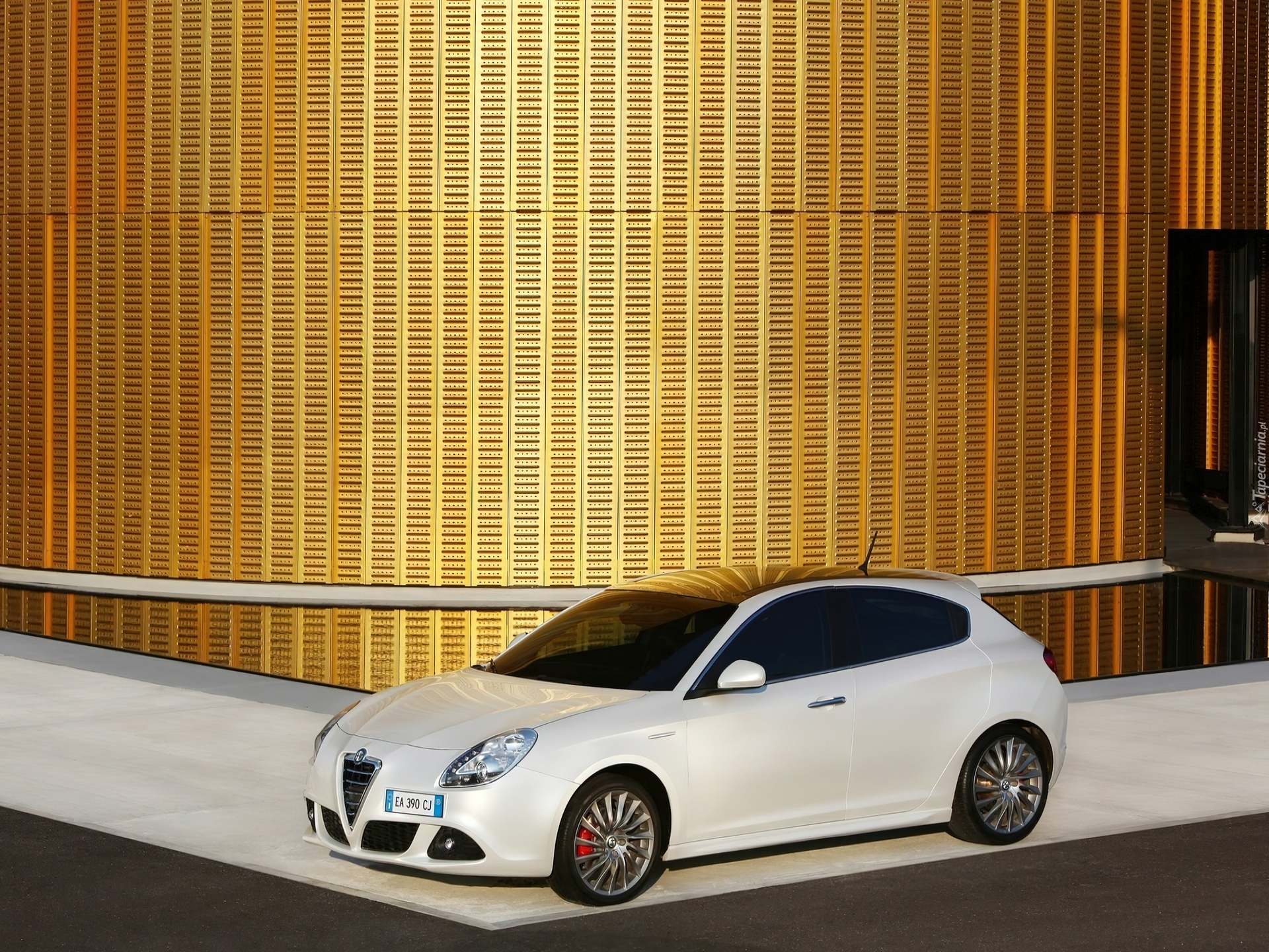 Biała, Alfa Romeo Giulietta, Hatchback