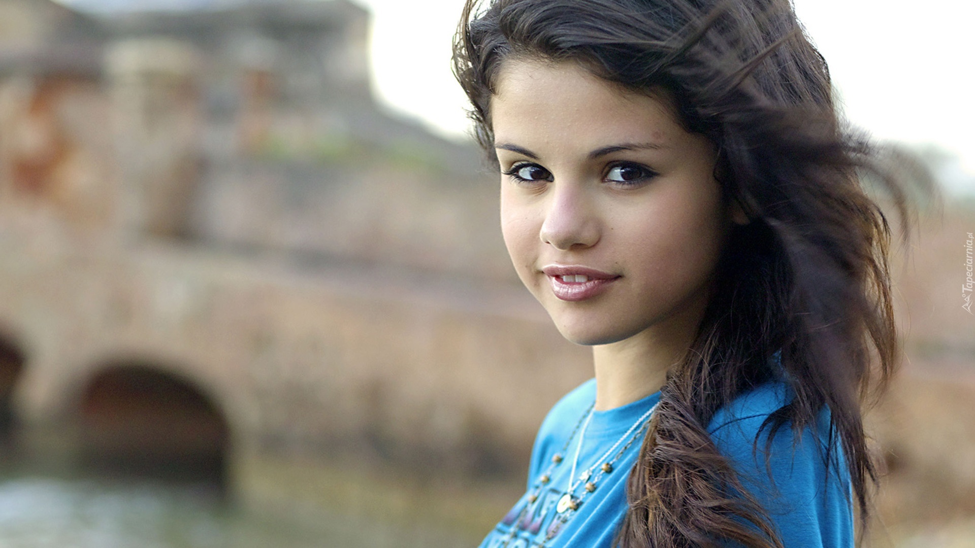 Młoda, Selena Gomez