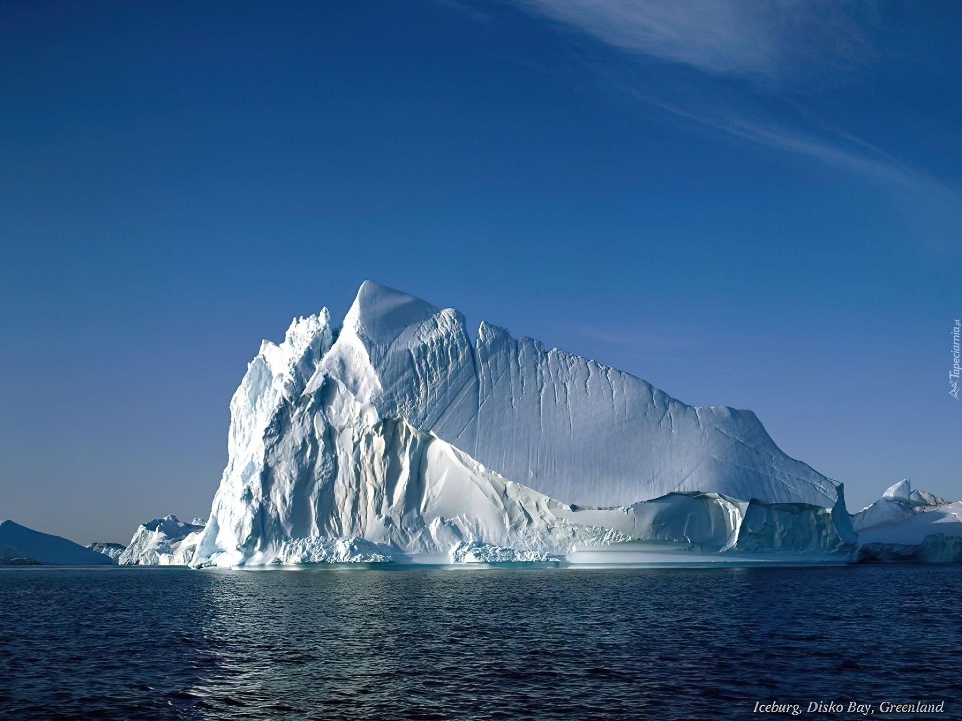 Ремонт холодильников айсберг в москве. Антарктида Гренландия Арктика Северный Ледовитый океан. Ледяные горы. Айсберг. Гренландия природа.