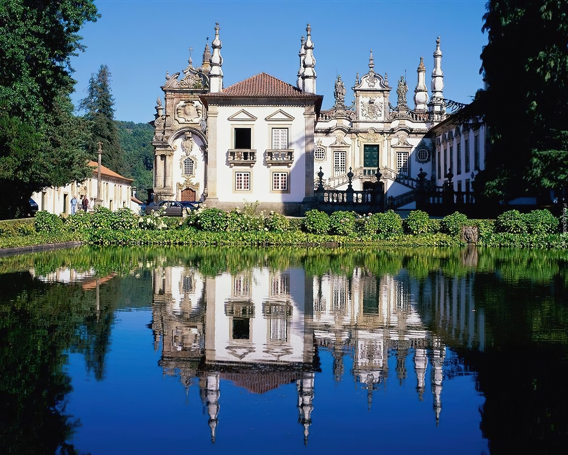 Dom, Jezioro, Zieleń
