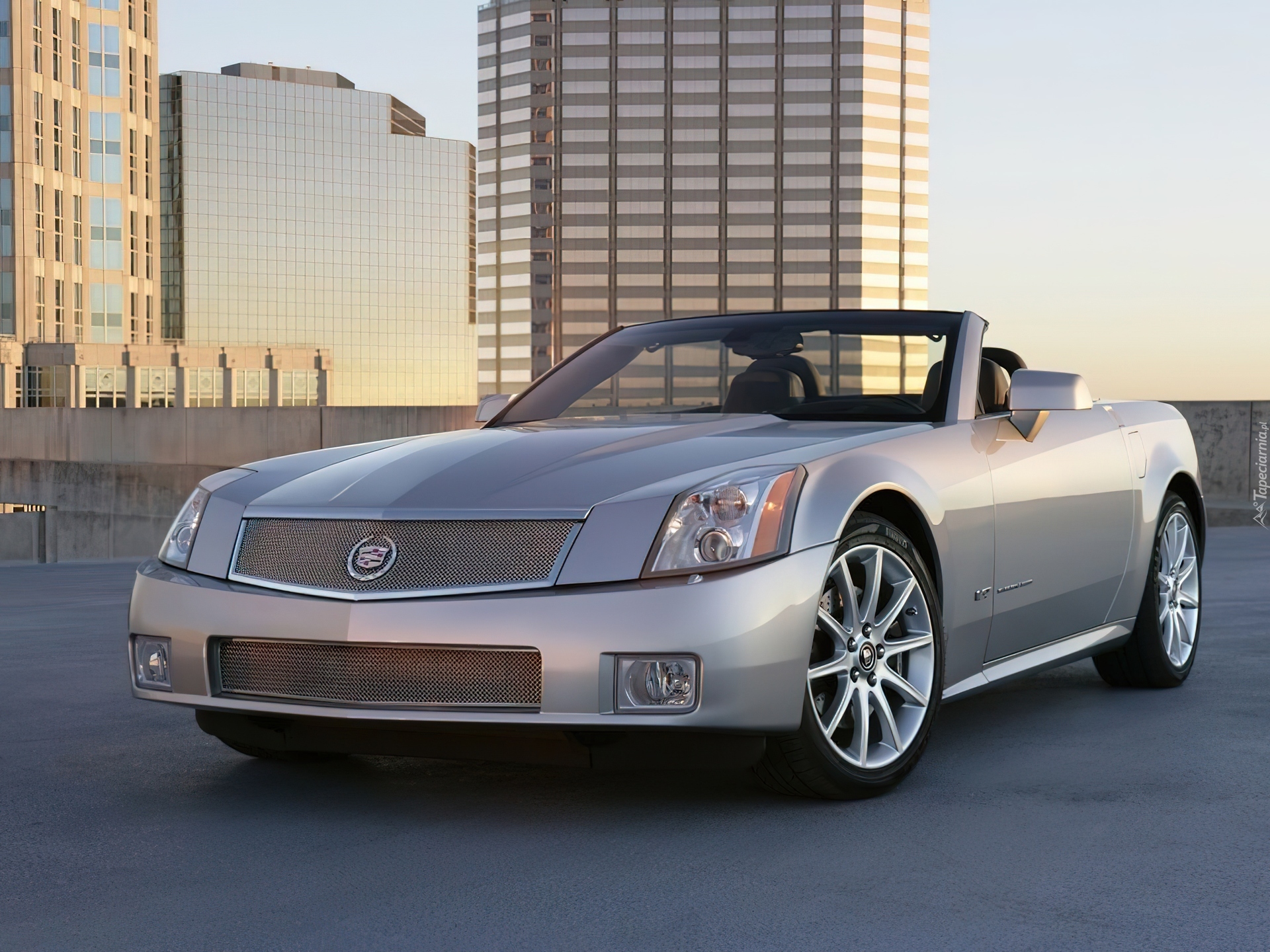 Srebrny, Cadillac XLR