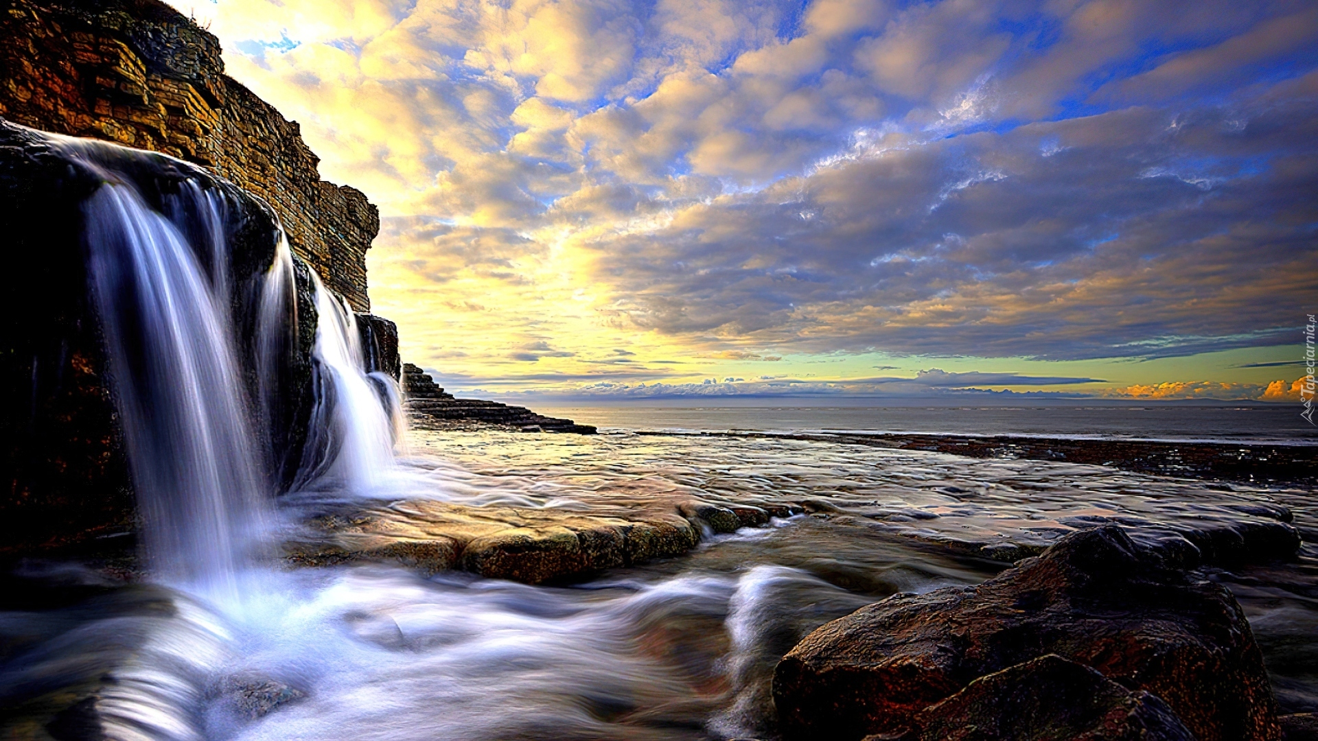 Океан море водопад. Водопад в море. Водопад море природа. Морской водопад. Водопад умиротворение.