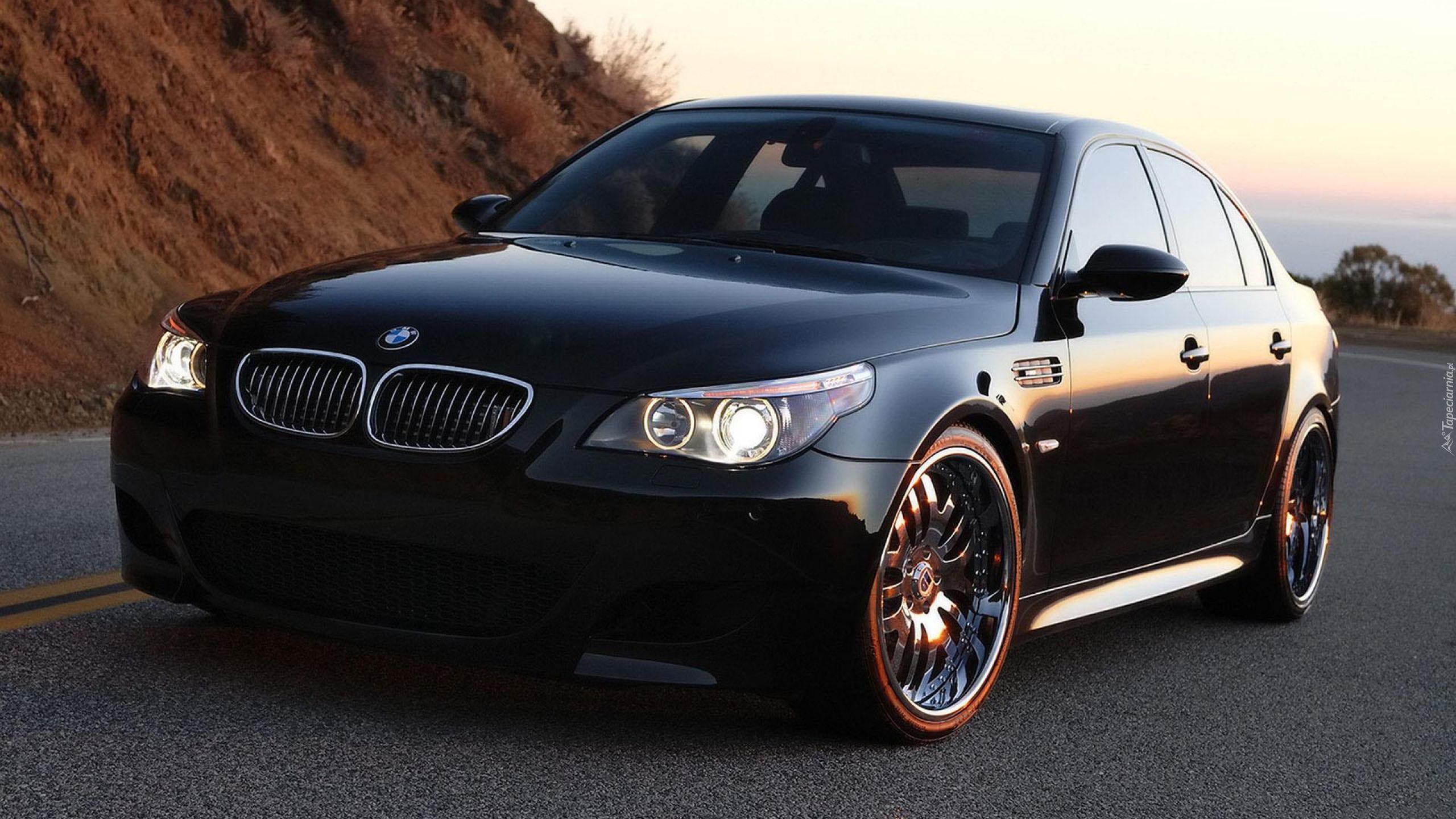 Czarne, BMW M5 E60