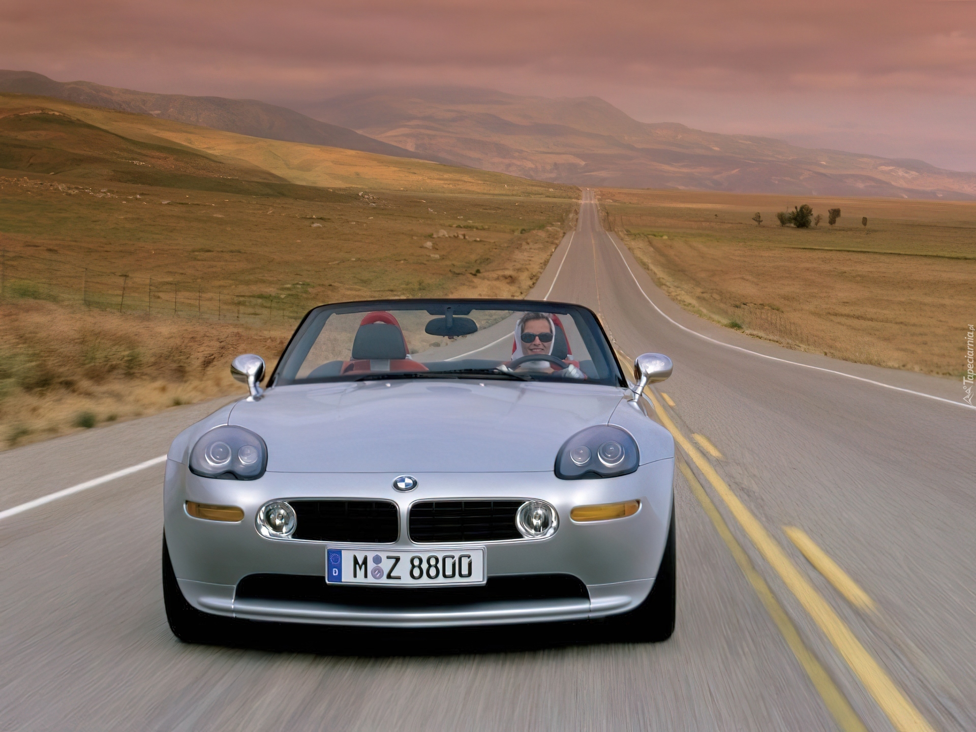 BMW Z8, Ulica