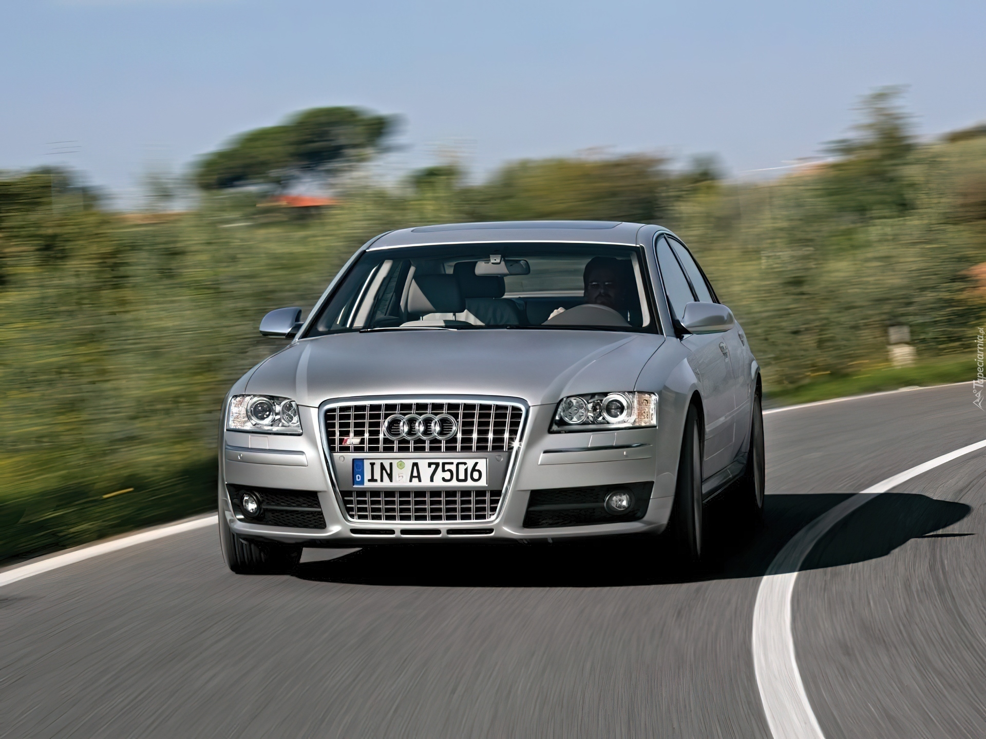 Srebrny, Audi S8, Quatro