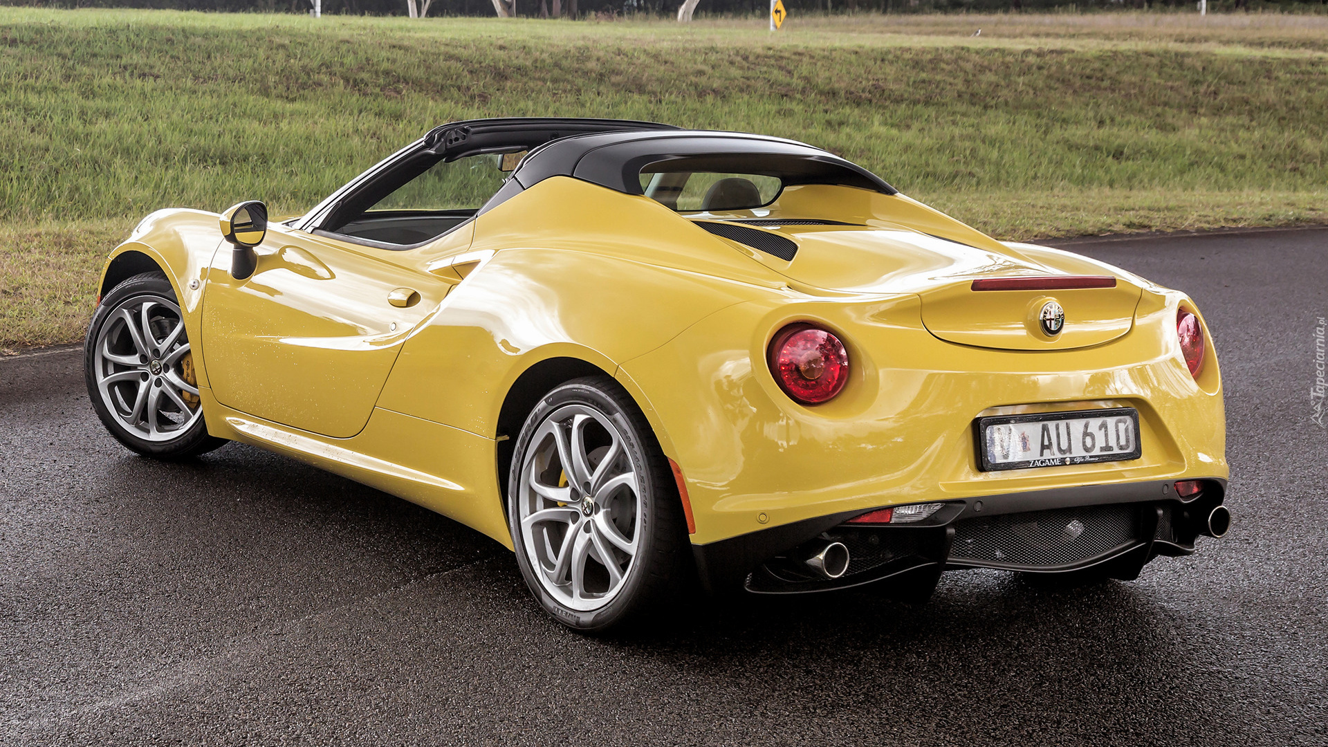 Żółta, Alfa Romeo 4C Spider