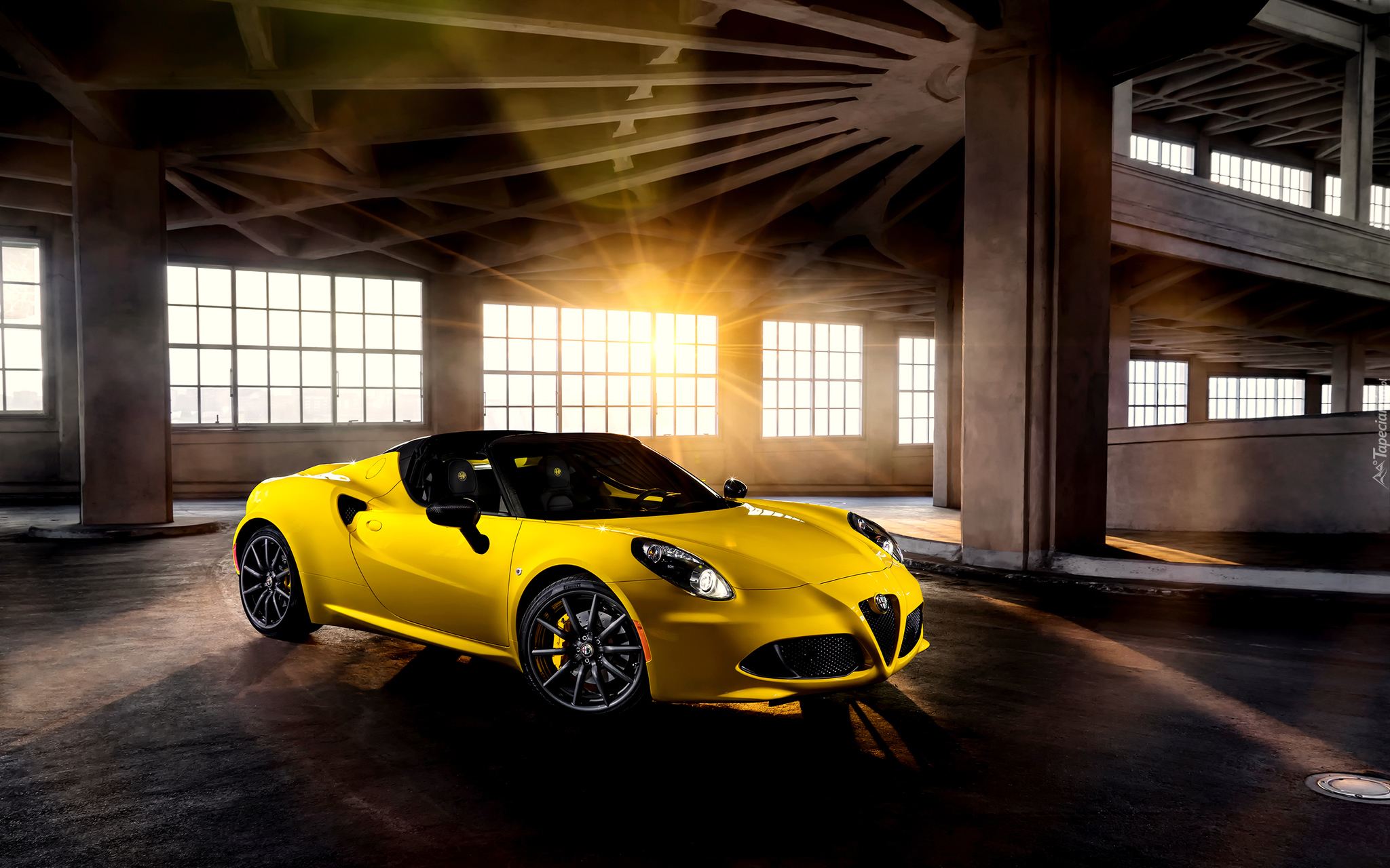 Żółte, Alfa Romeo 4C Spider