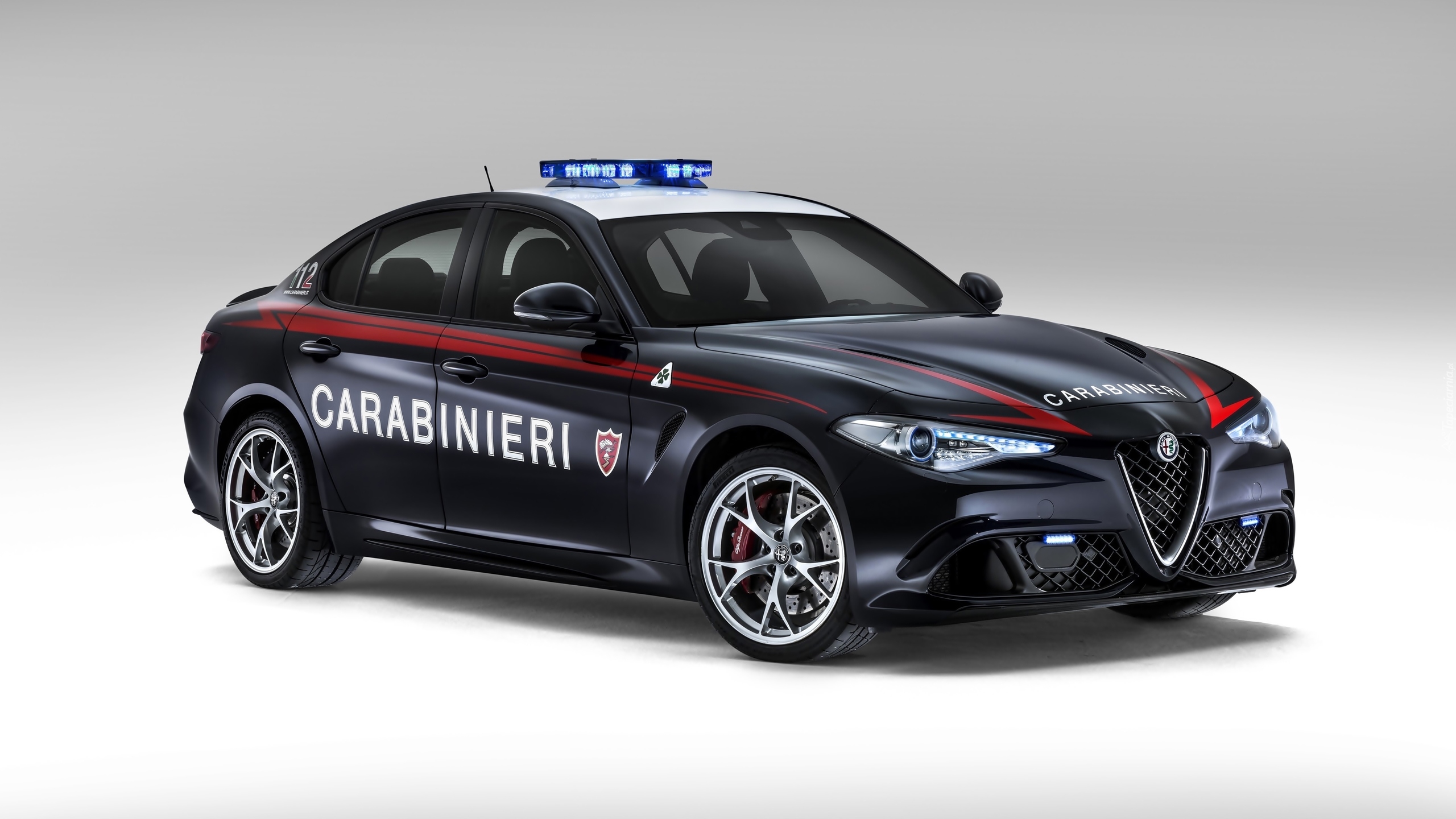 Samochód policyjny, Alfa Romeo Giulia Quadrifoglio