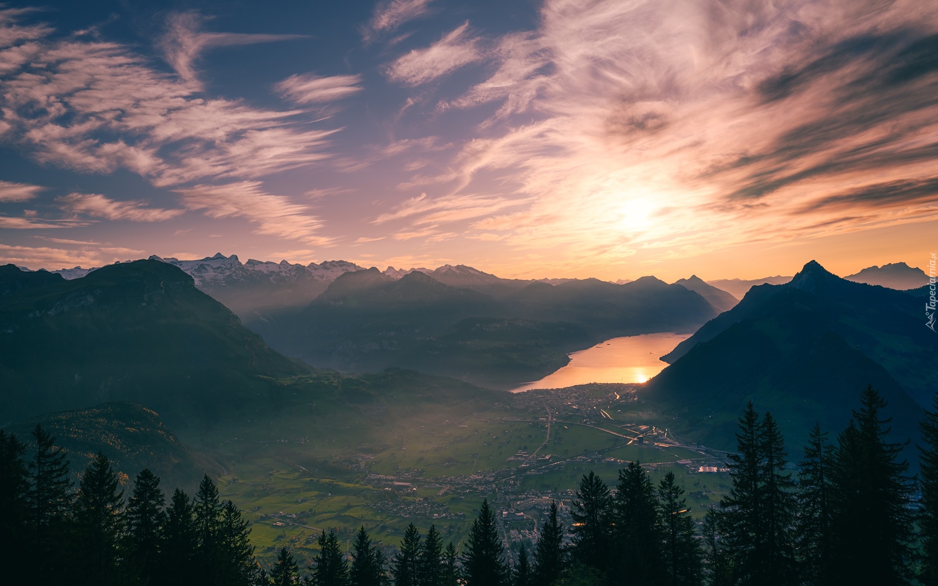 Góry, Alpy Szwajcarskie, Jezioro Czterech Kantonów, Drzewa, Domy, Chmury, Zachód słońca, Szwajcaria