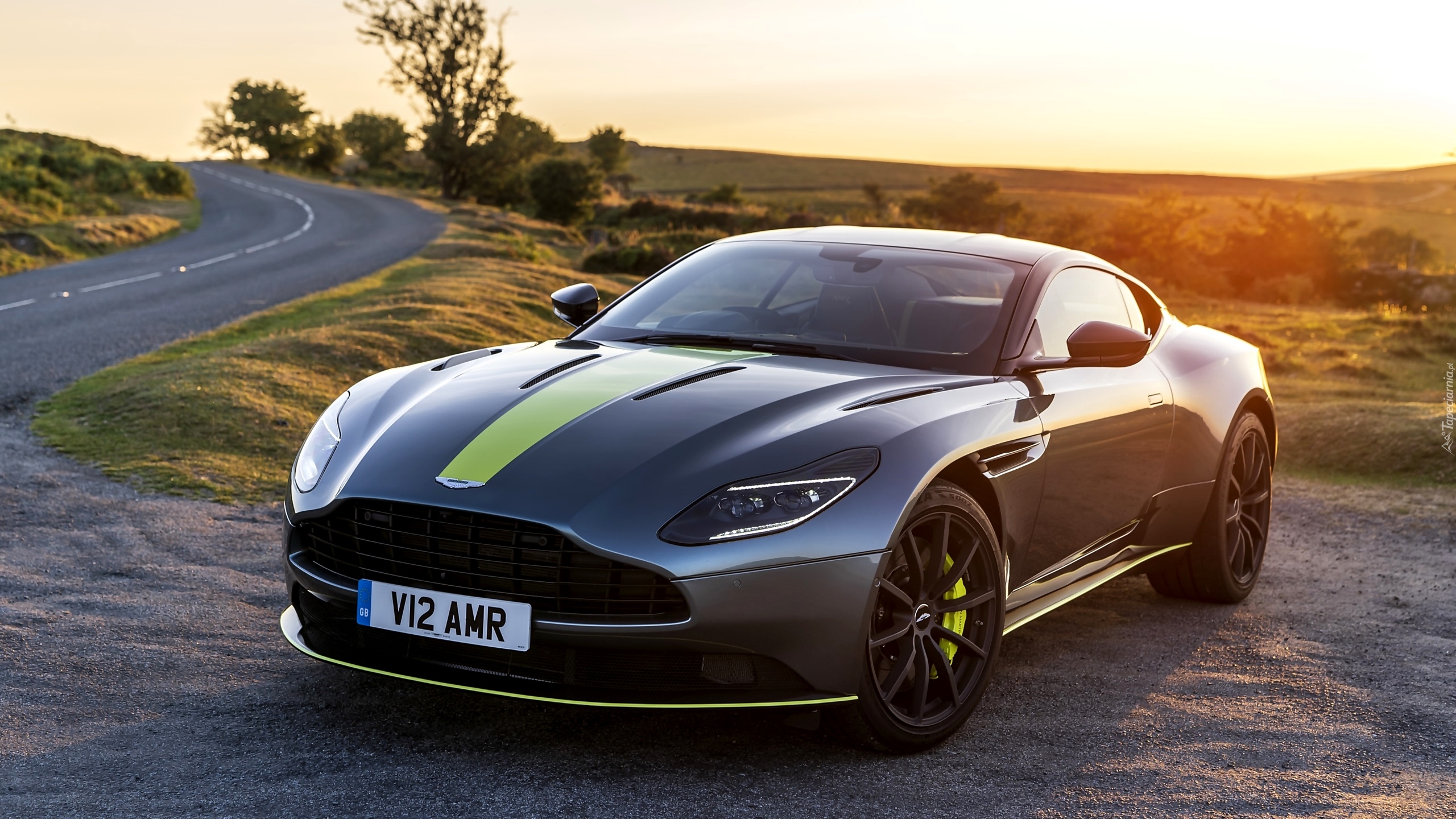 Aston Martin DB11 AMR, 2019, Droga