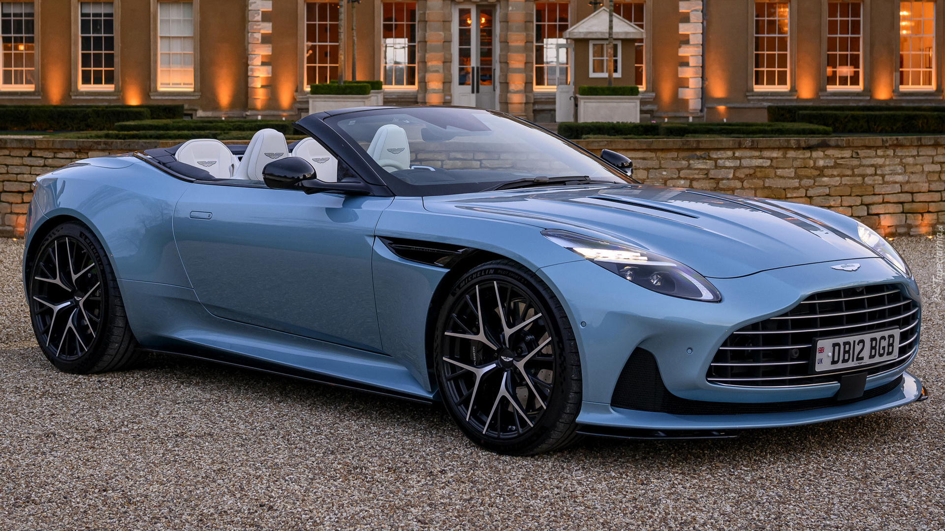 Rezydencja, Aston, Martin, DB12, Volante