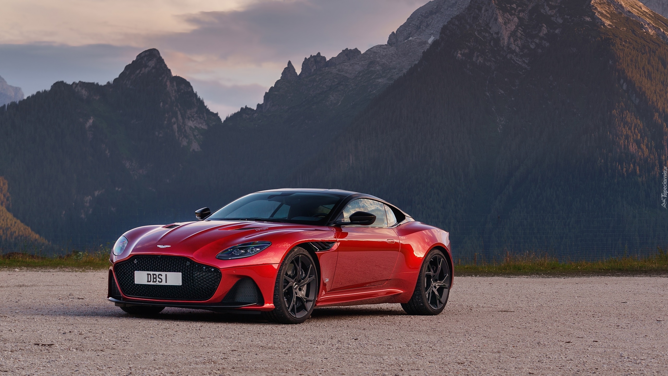 Aston Martin DBS, Superleggera