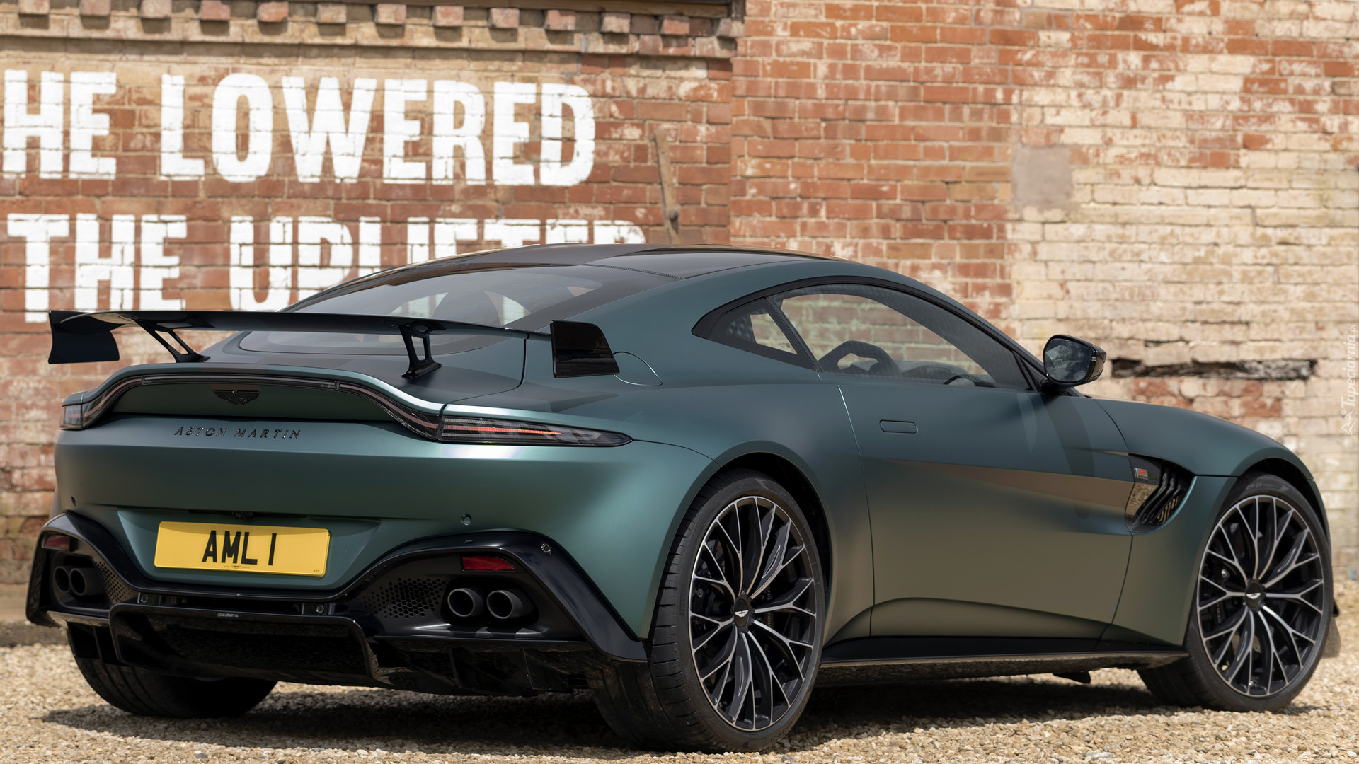 Aston Martin Vantage F1