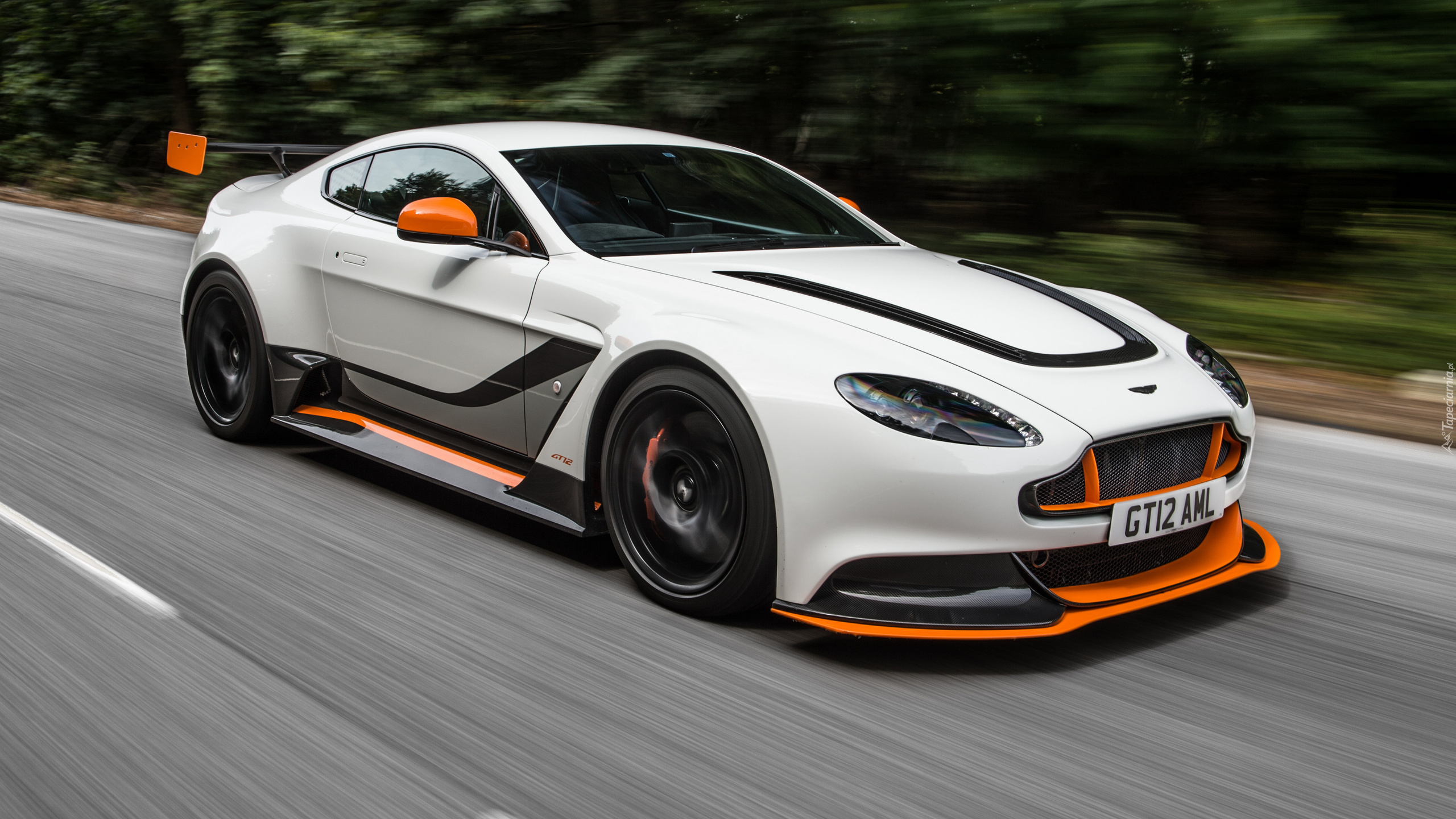 Aston Martin Vantage GT12, 2015 
