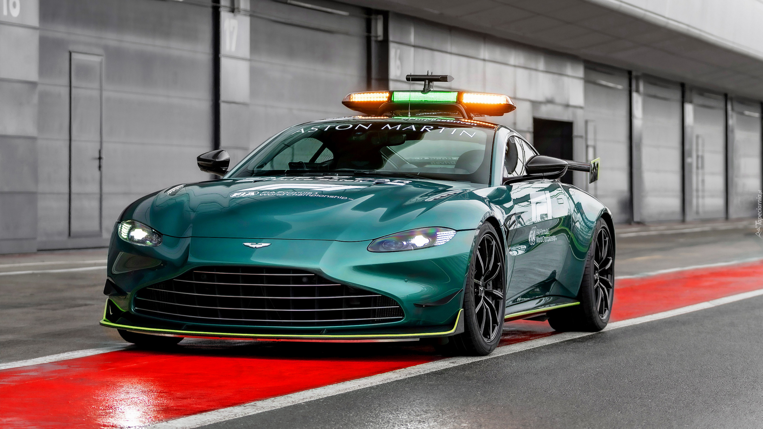 Zielony, Aston Martin Vantage, Safety Car