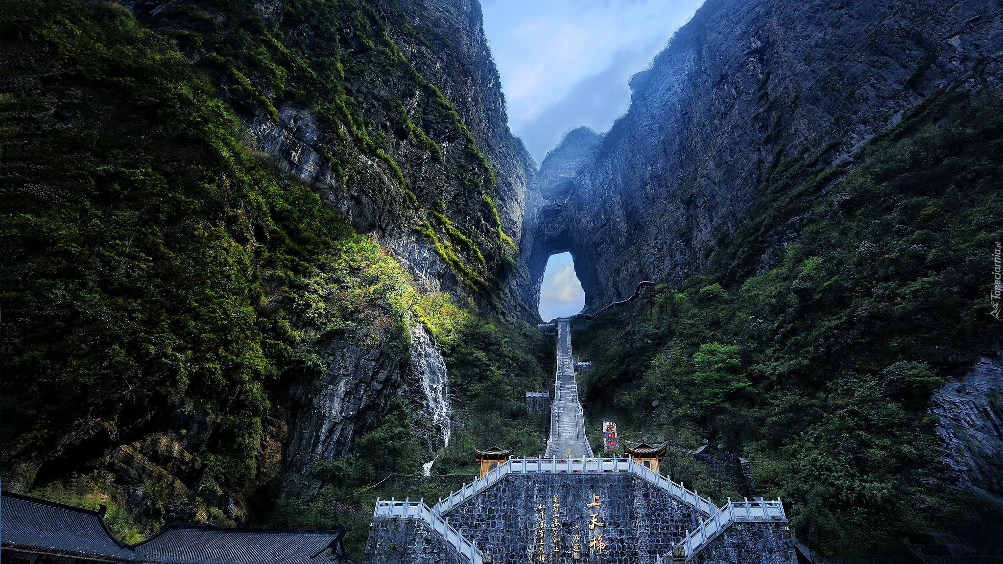 Góra Tianmen, Atrakcja turystyczna, Schody, Góry, Drzewa, Zhangjiajie, Hunan, Chiny